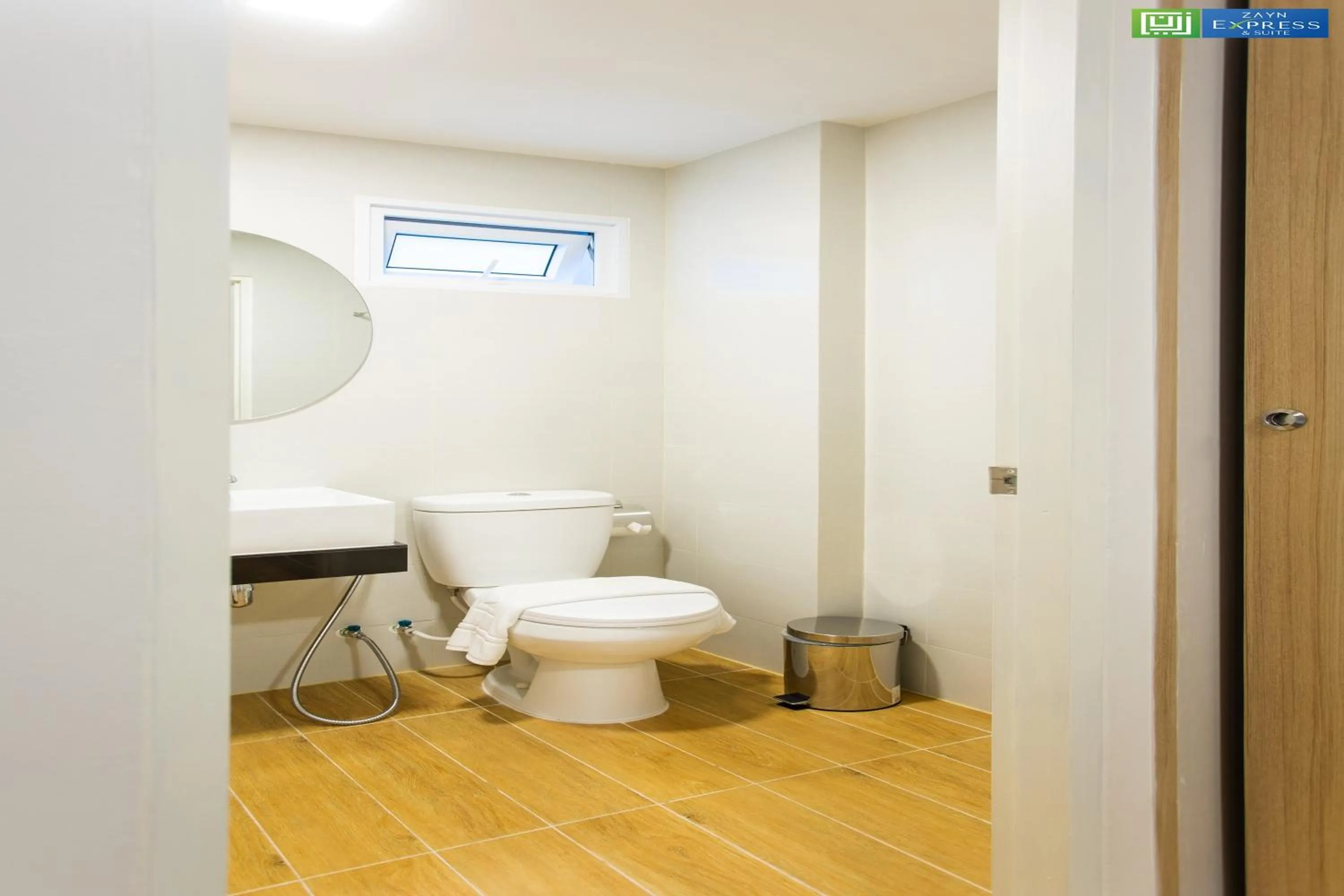 Bathroom in Zayn Express & Suites