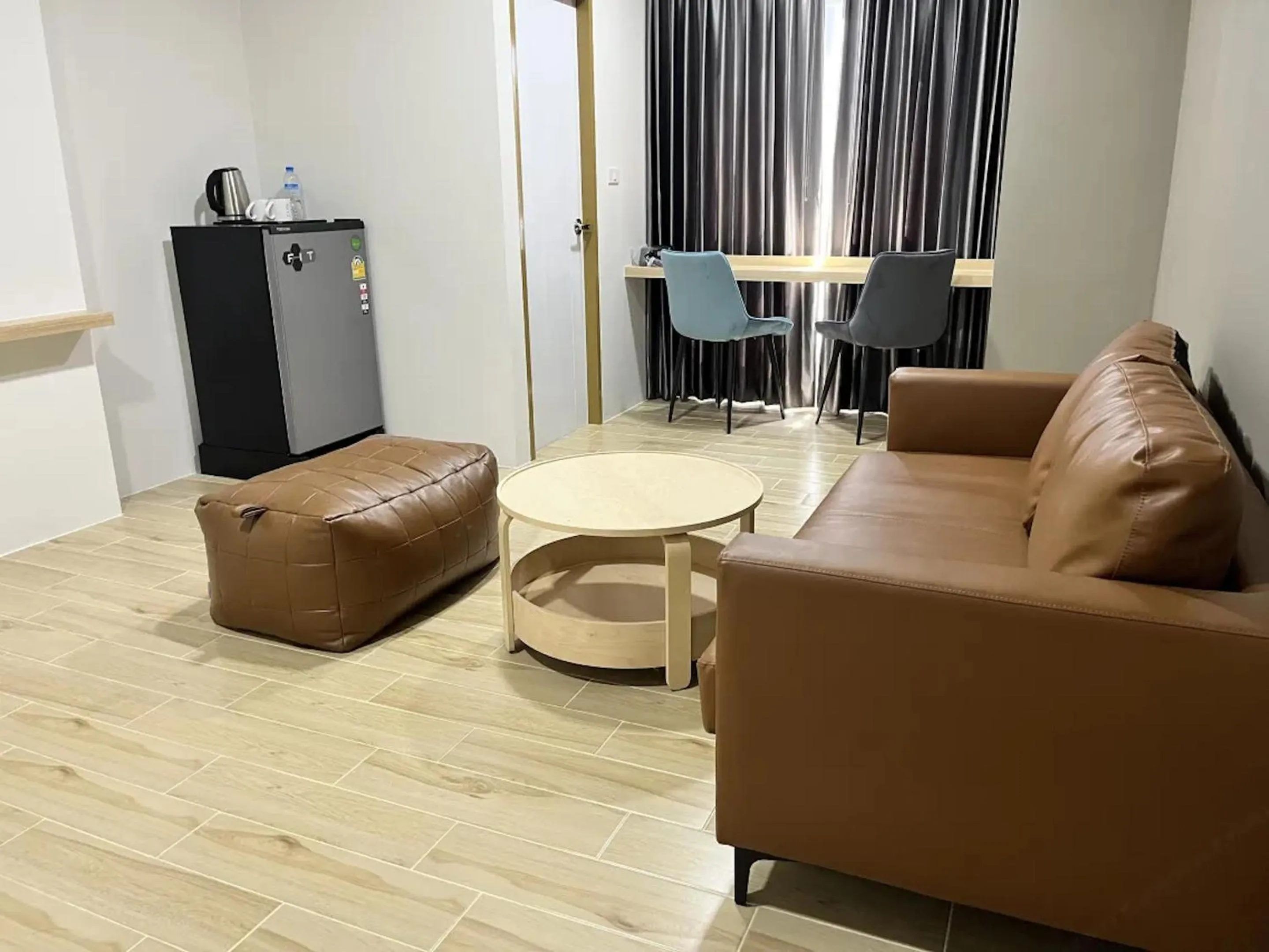 Seating area in Zayn Express & Suites