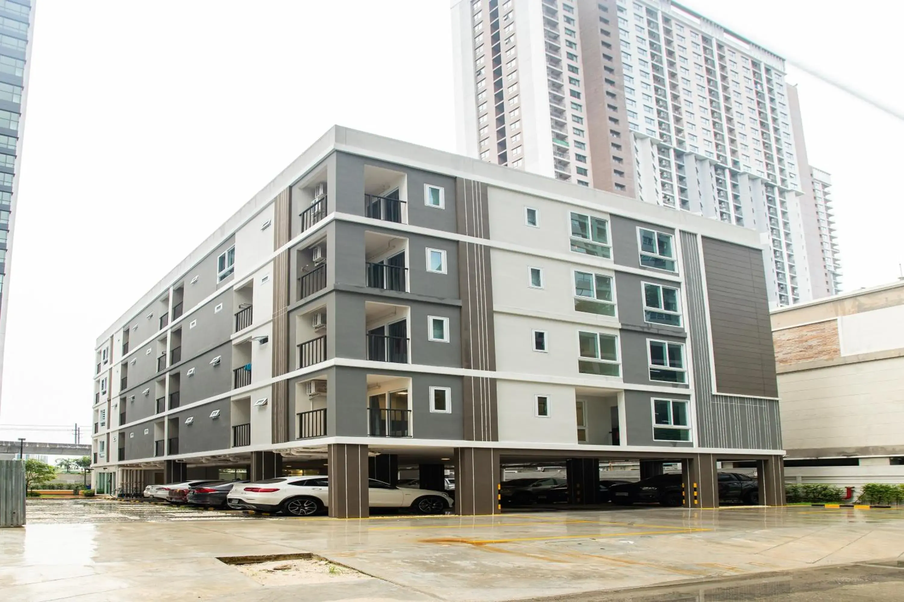 Property building in Zayn Express & Suites Property building in Zayn Express & Suites