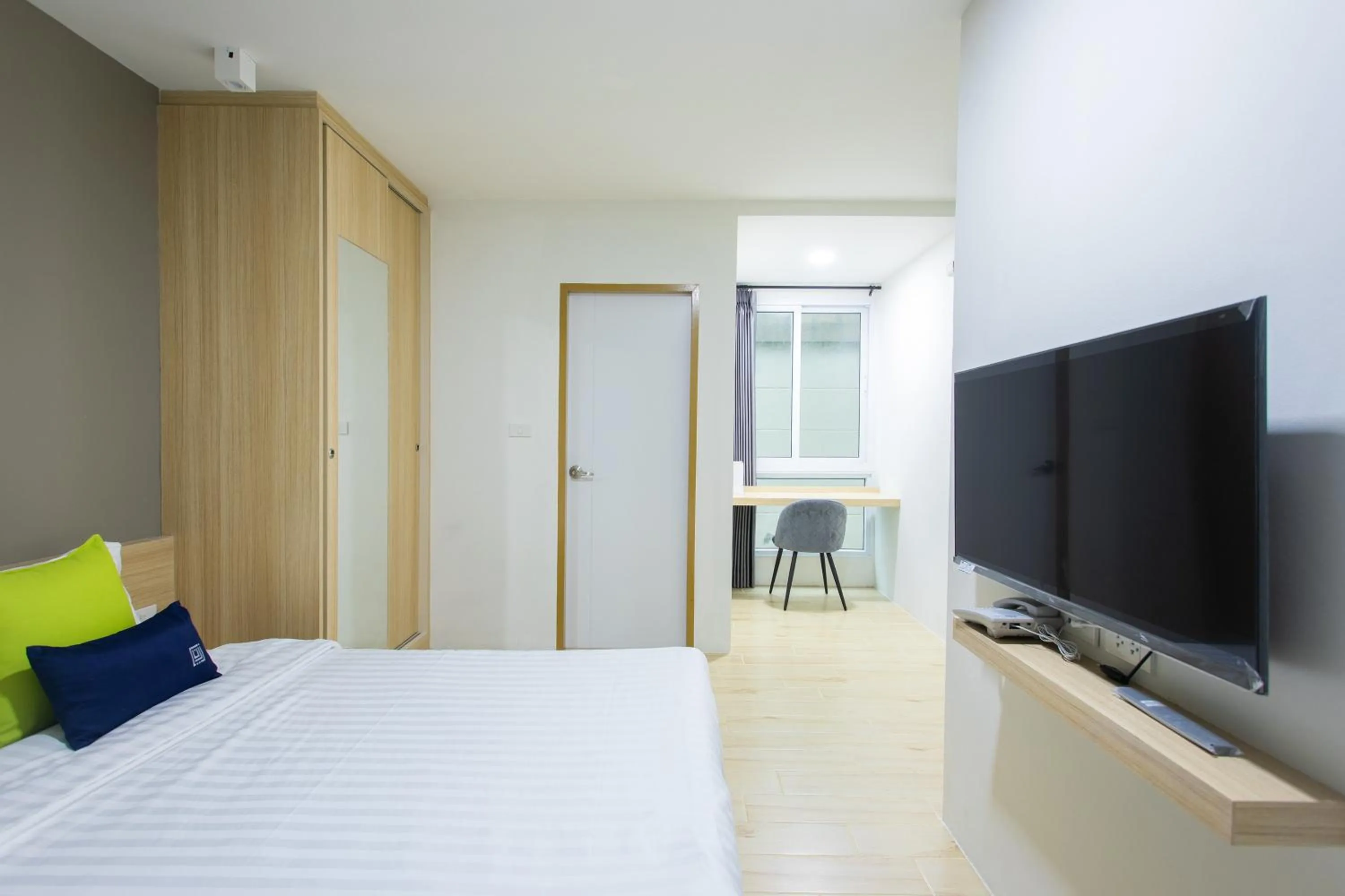 Bedroom, Bed in Zayn Express & Suites