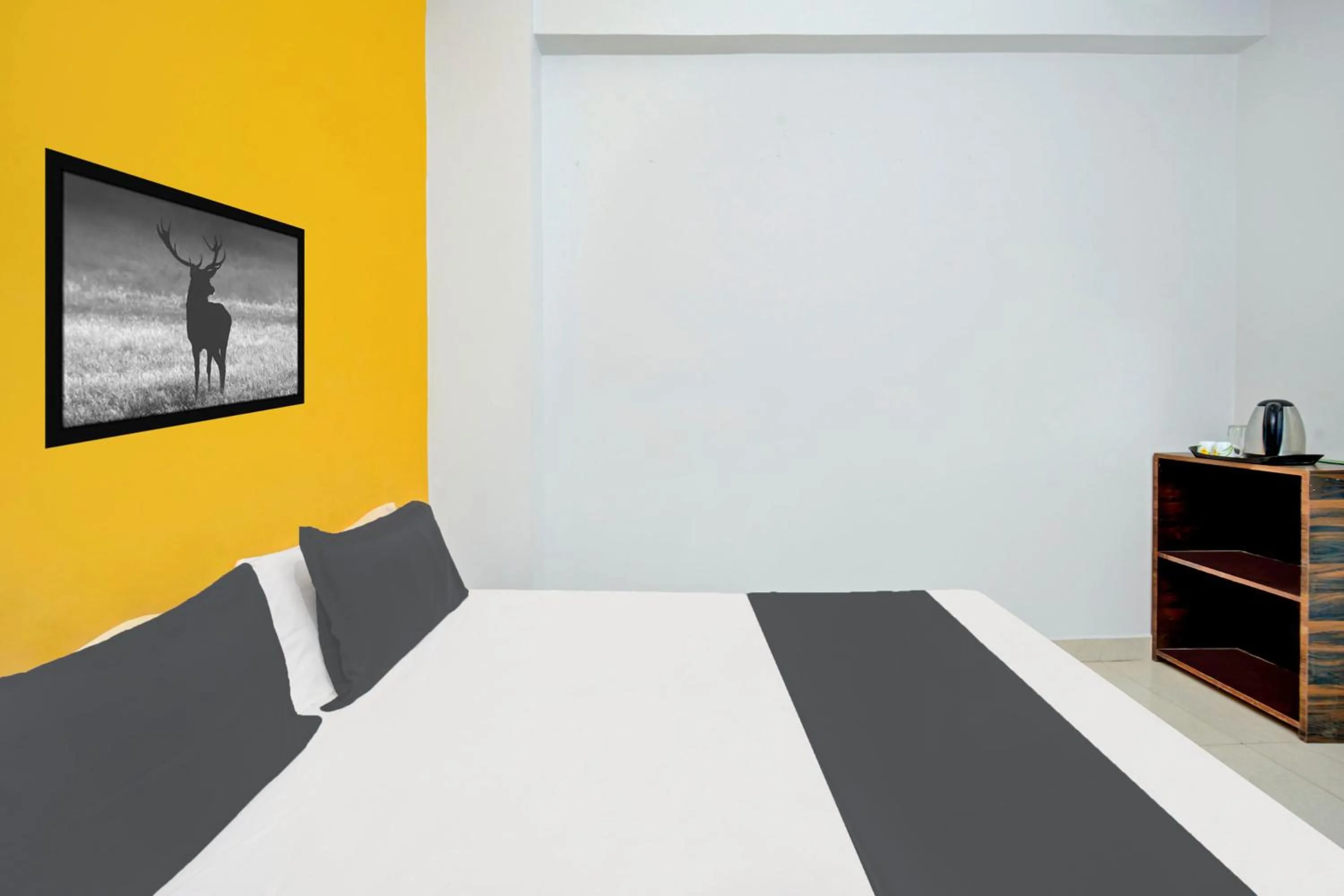 Bedroom, Bed in Hotel O Friends Inn