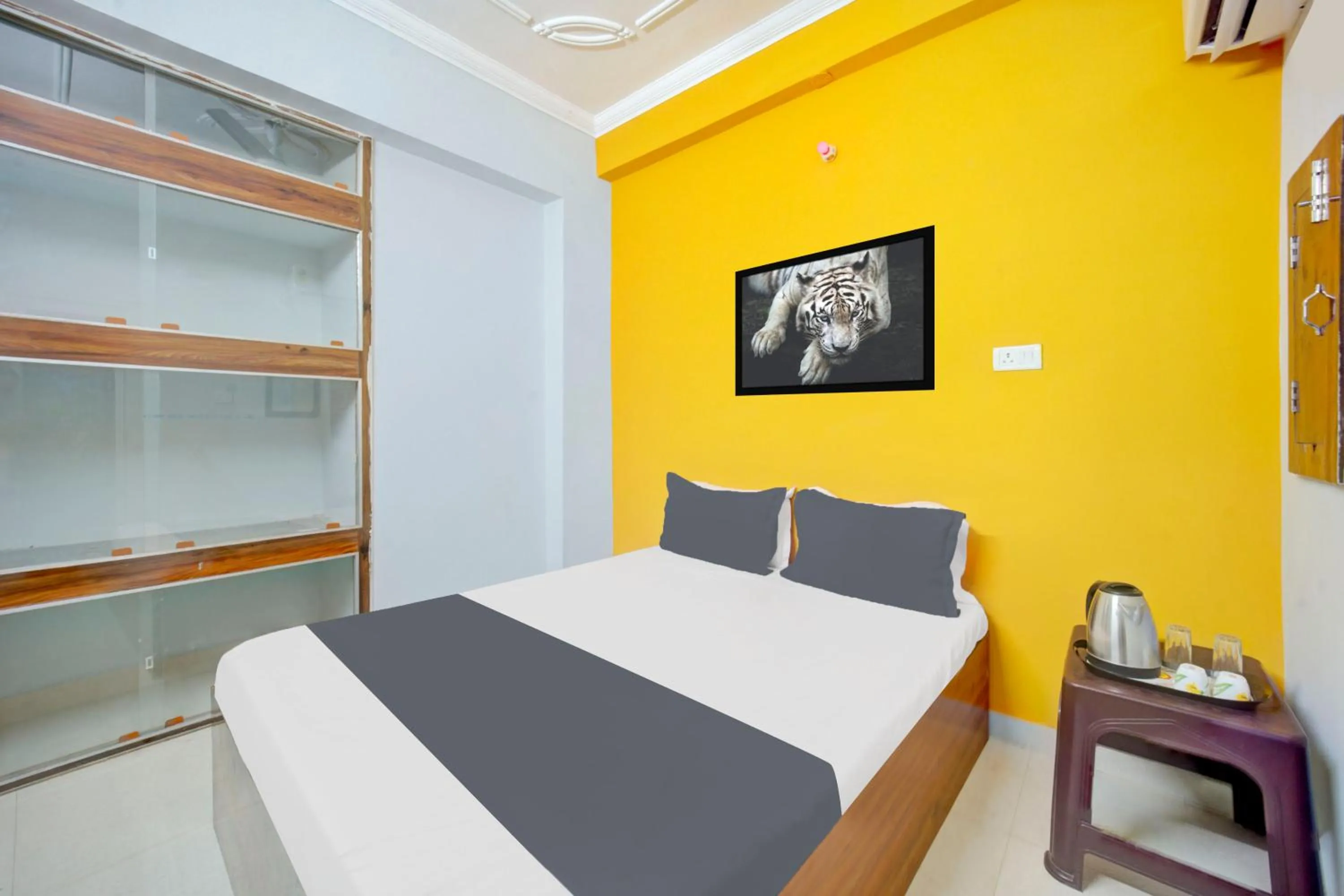 Bedroom, Bed in Hotel O Friends Inn