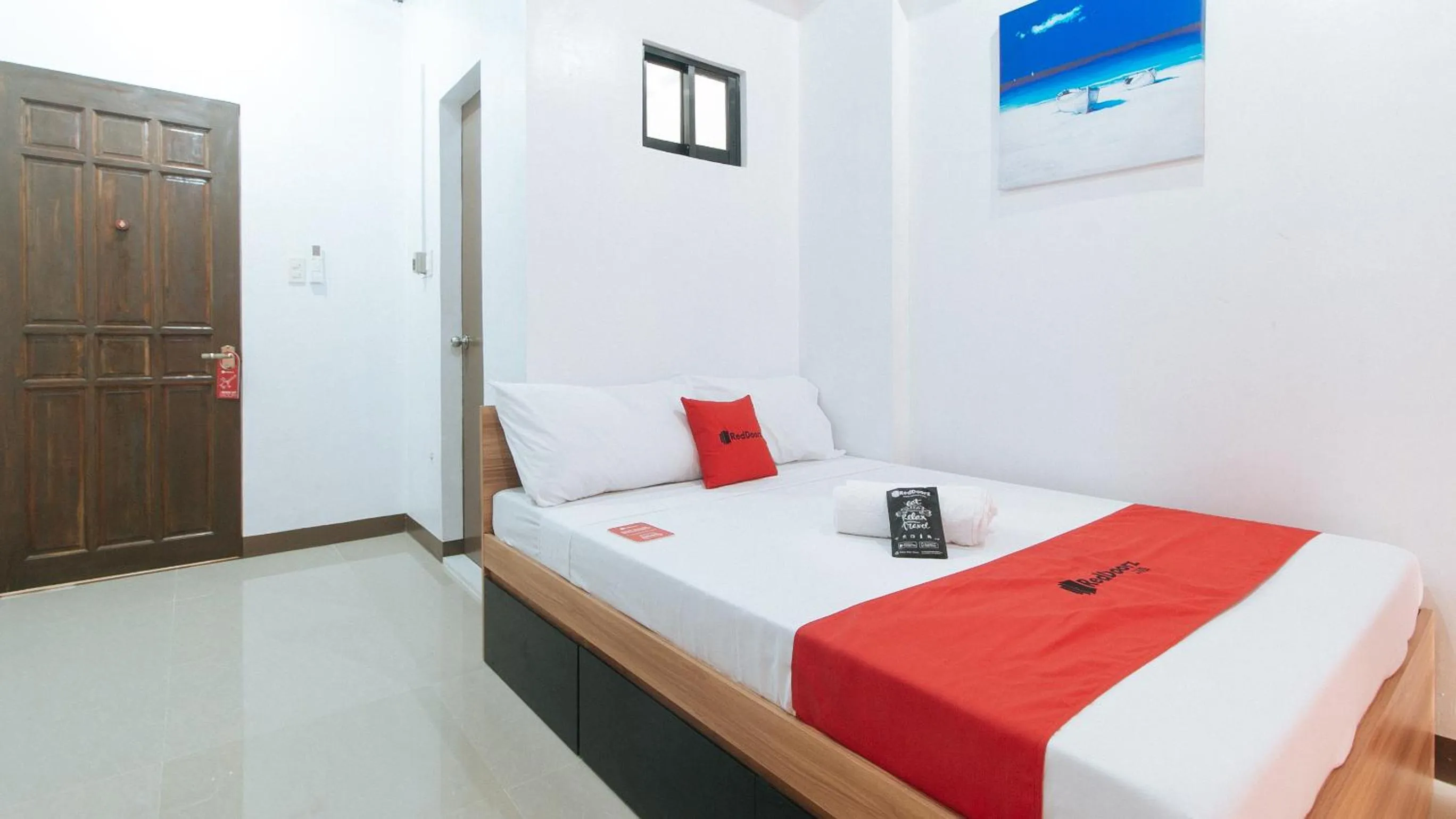 Bedroom, Bed in RedDoorz Near Iloilo International Airport