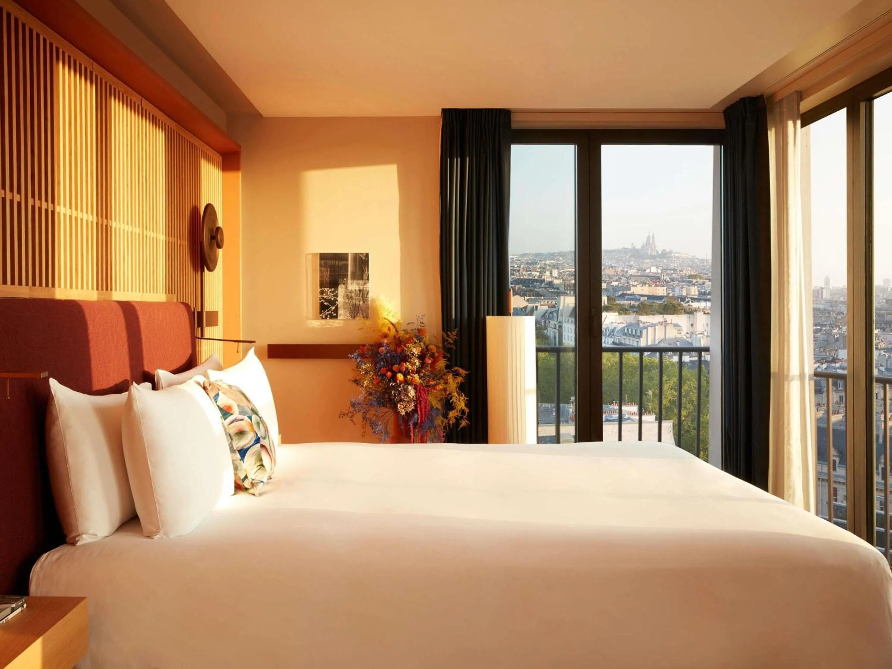 Bedroom, Bed in SO/ Paris Hotel