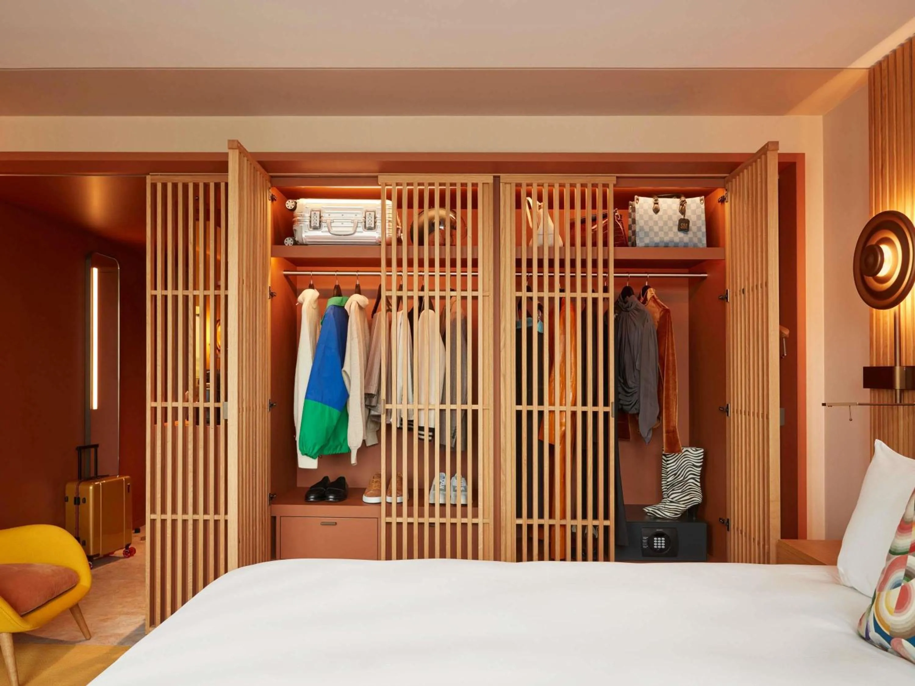 Bedroom, Bed in SO/ Paris Hotel