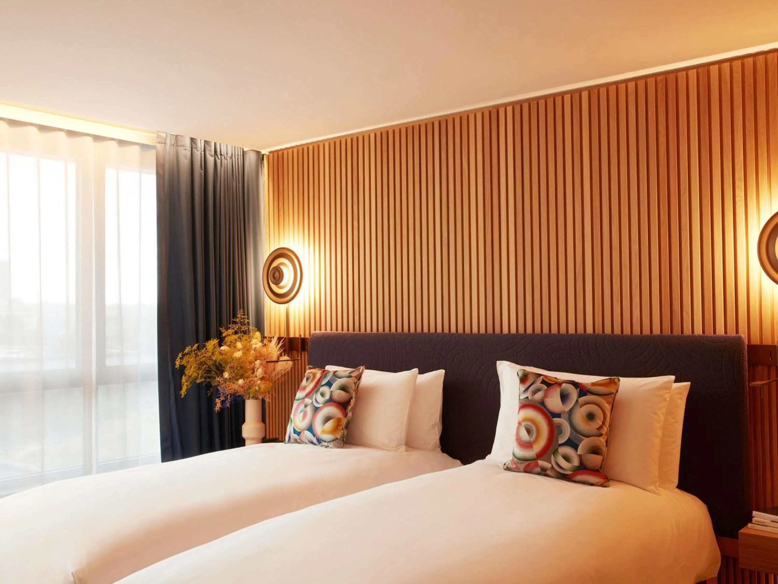 Bedroom, Bed in SO/ Paris Hotel