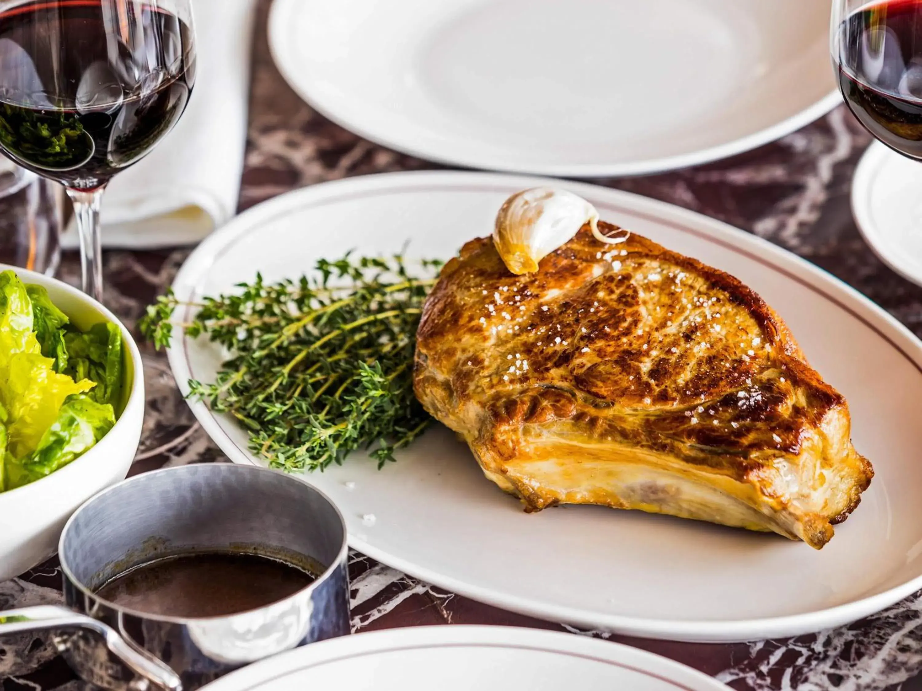 Restaurant/places to eat in SO/ Paris Hotel Restaurant/places to eat in SO/ Paris Hotel