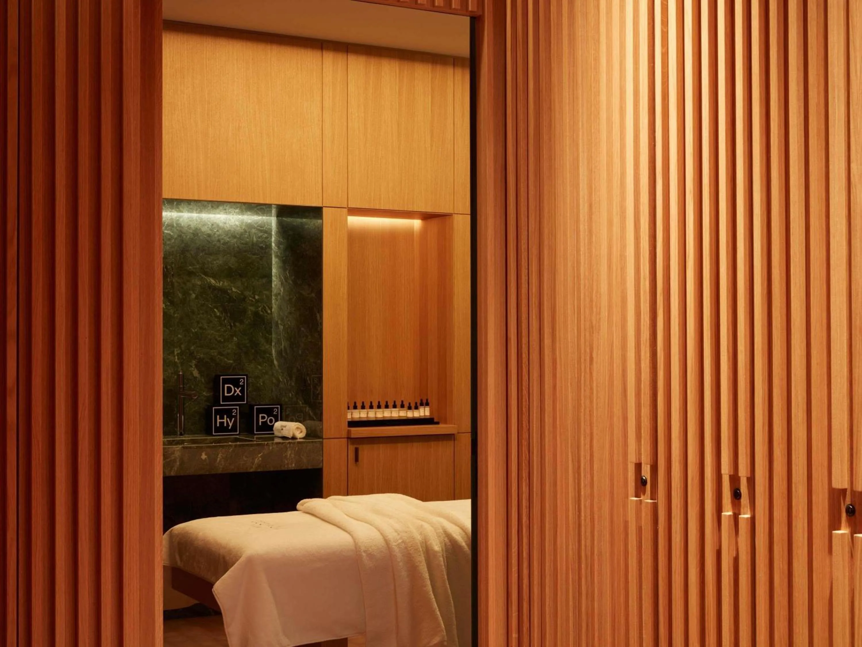 Spa and wellness centre/facilities, Bed in SO/ Paris Hotel