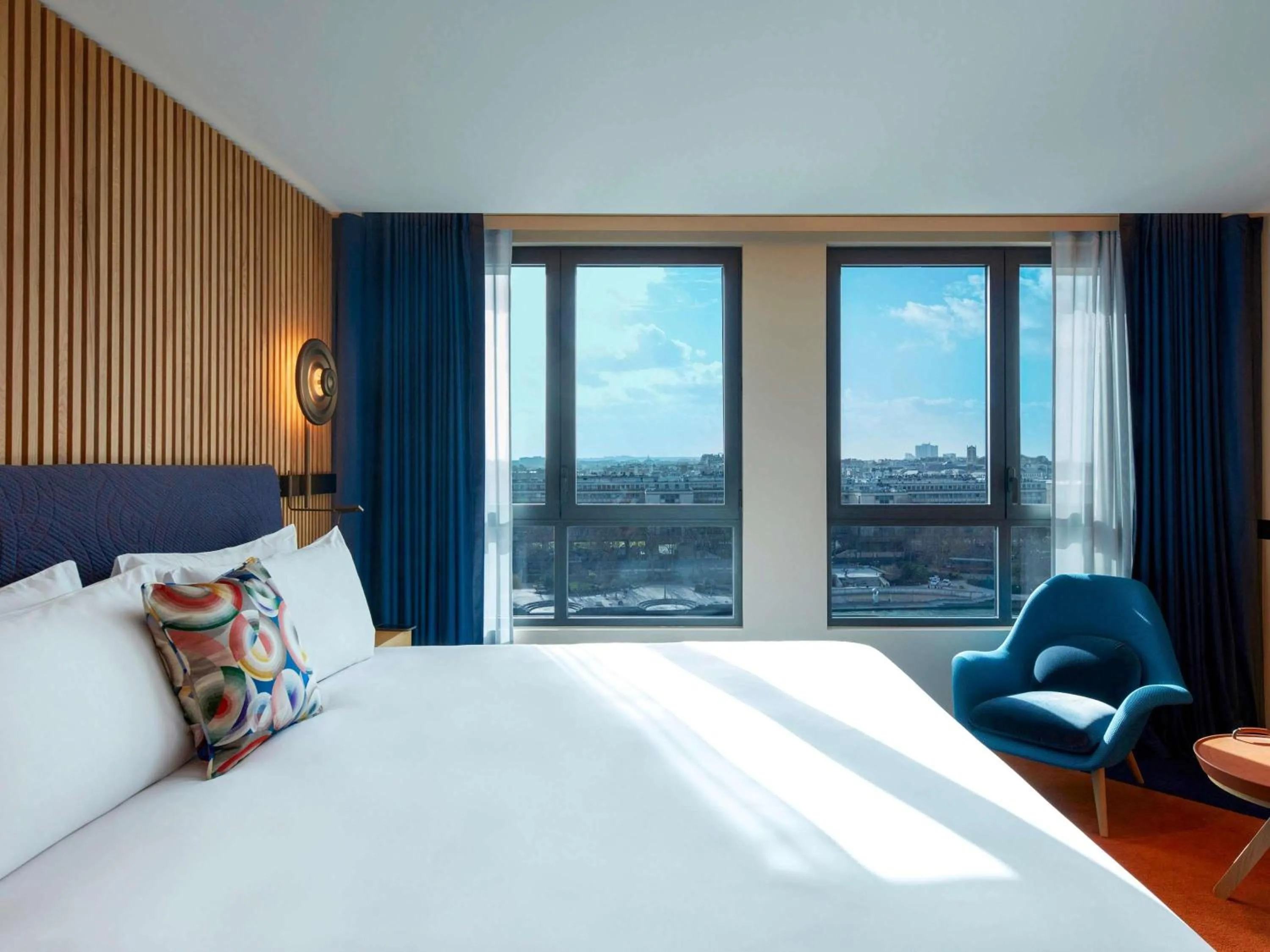 Bedroom, Bed in SO/ Paris Hotel