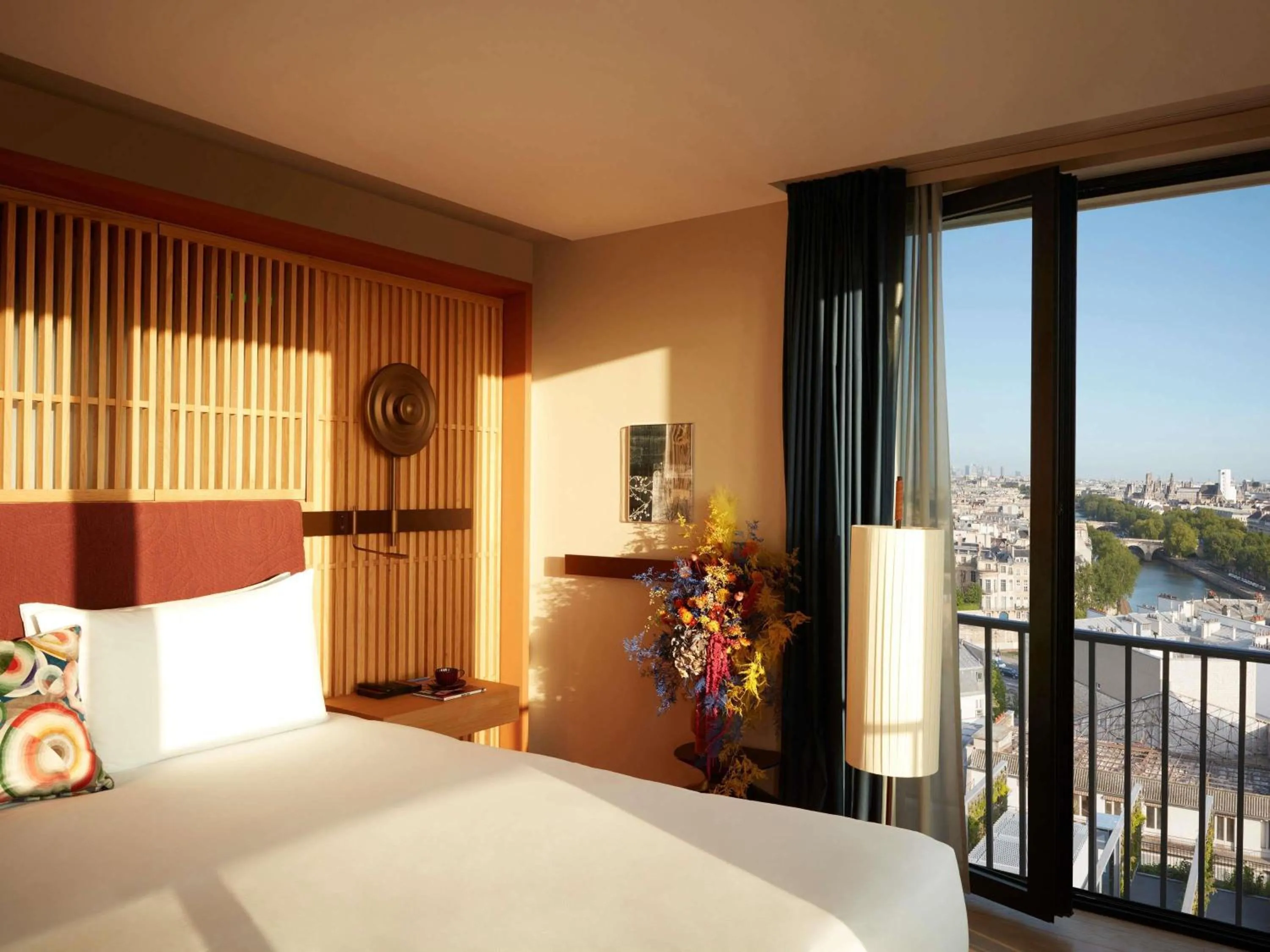 Bedroom, Bed in SO/ Paris Hotel