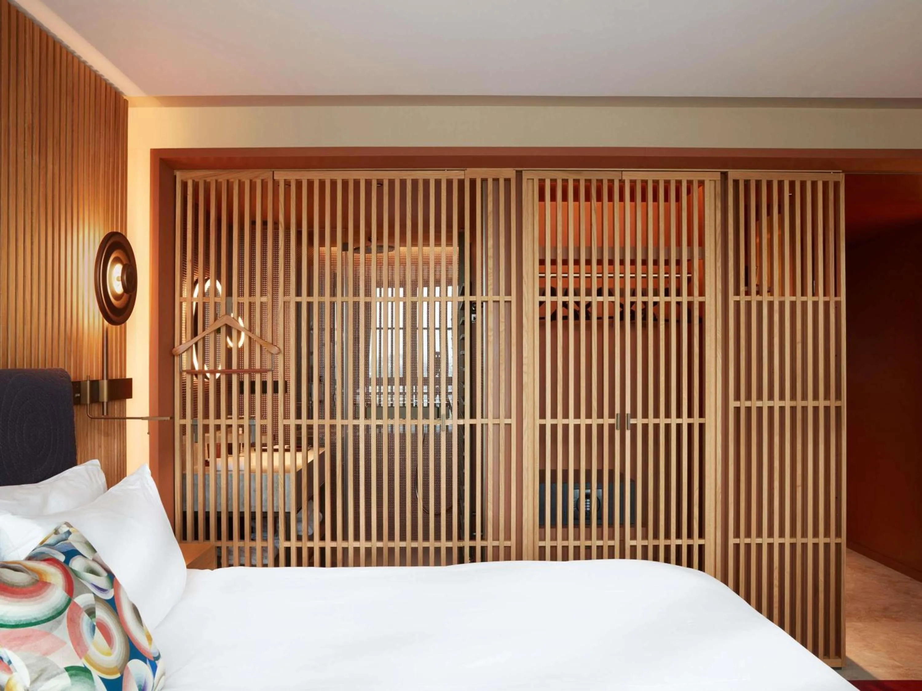 Bedroom, Bed in SO/ Paris Hotel