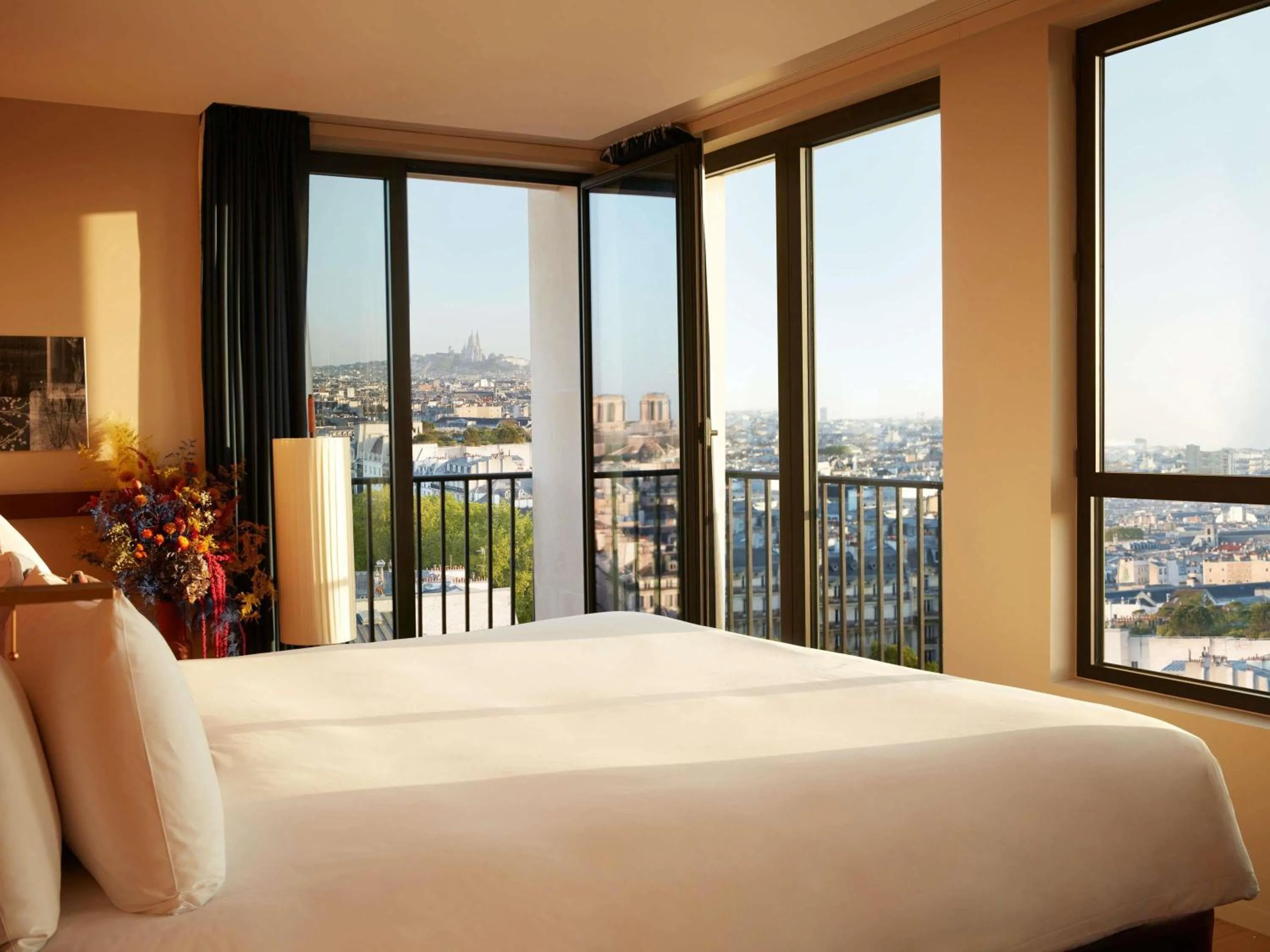 Bedroom, Bed in SO/ Paris Hotel