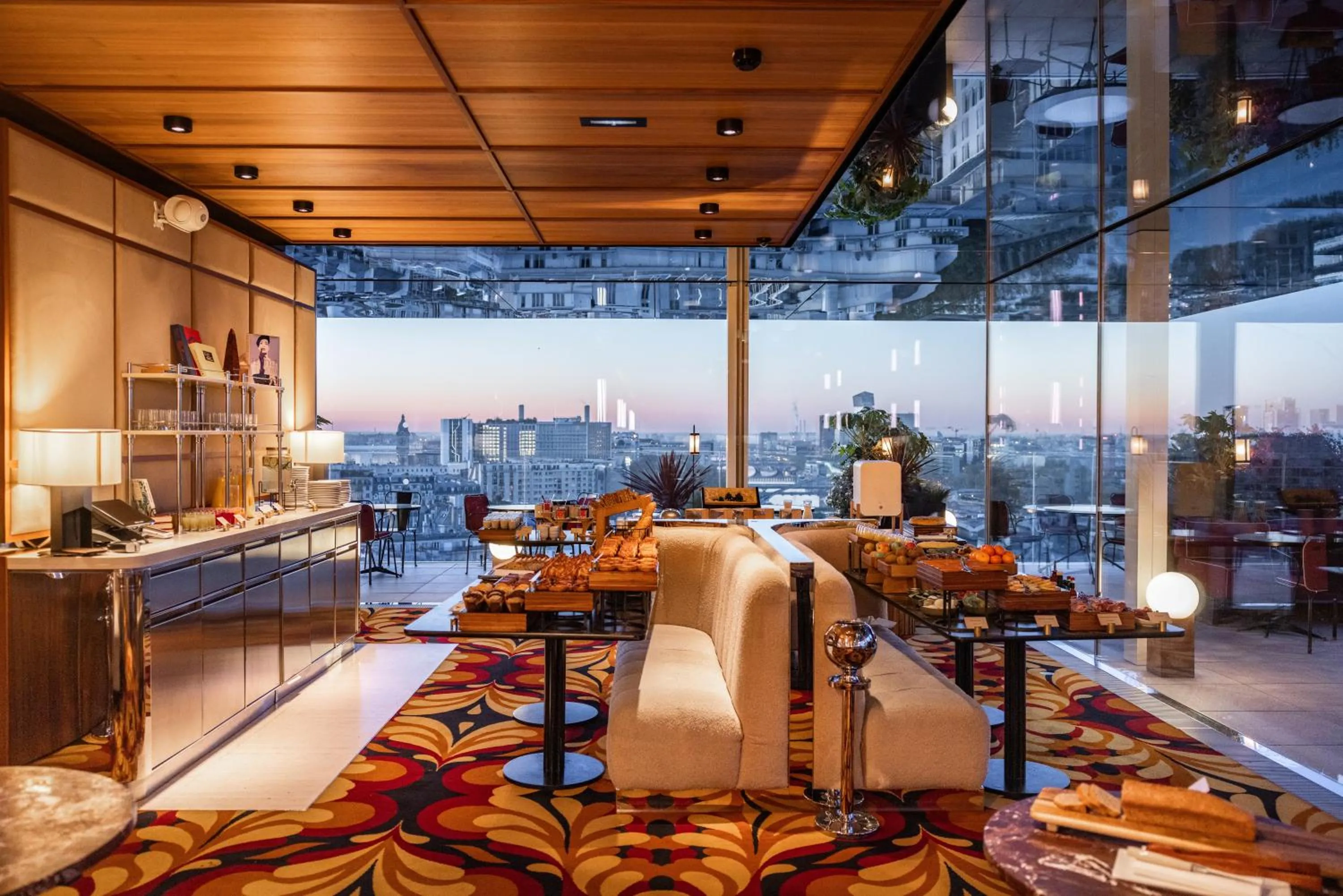 Breakfast in SO/ Paris Hotel