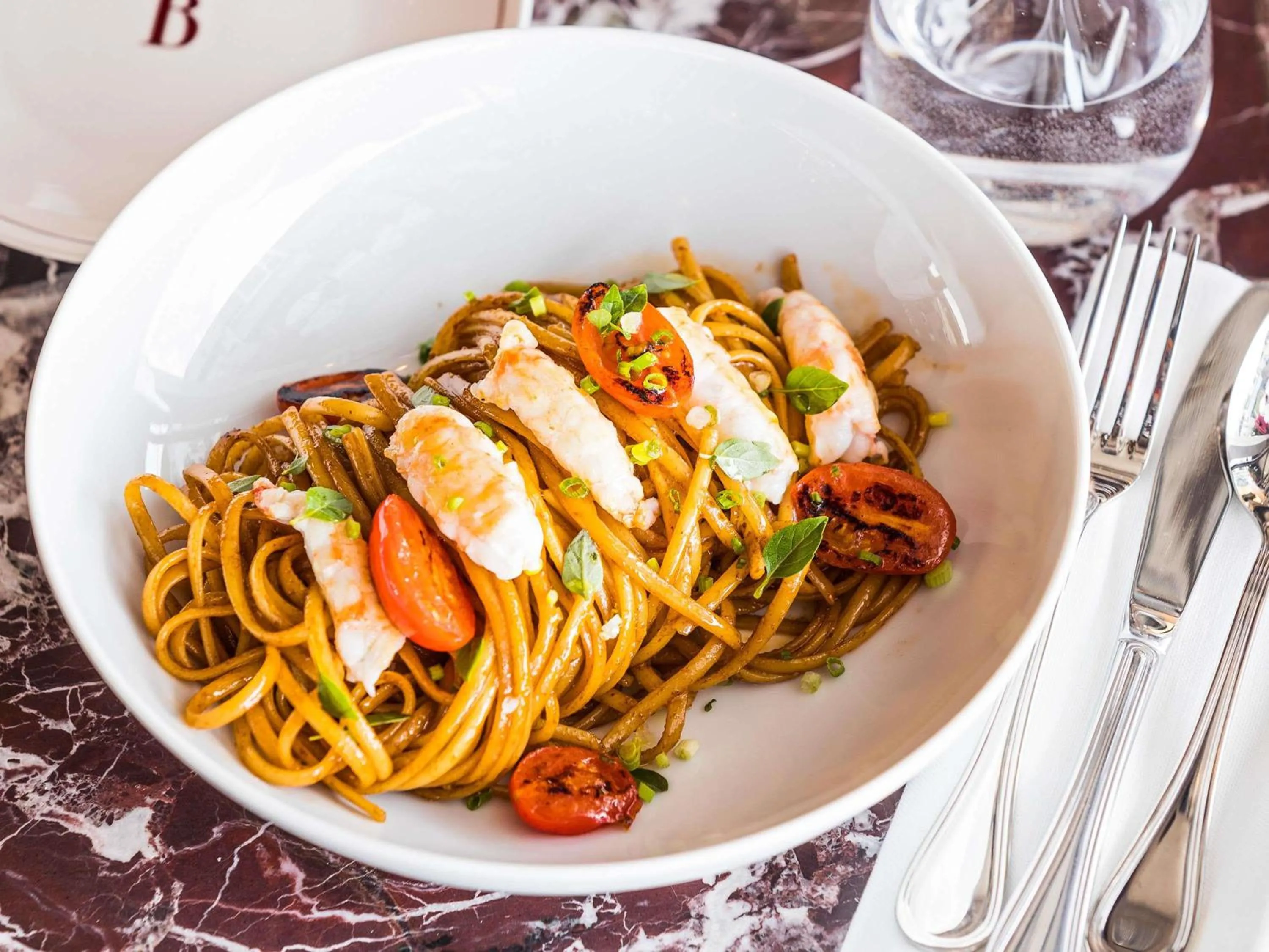 Restaurant/places to eat in SO/ Paris Hotel