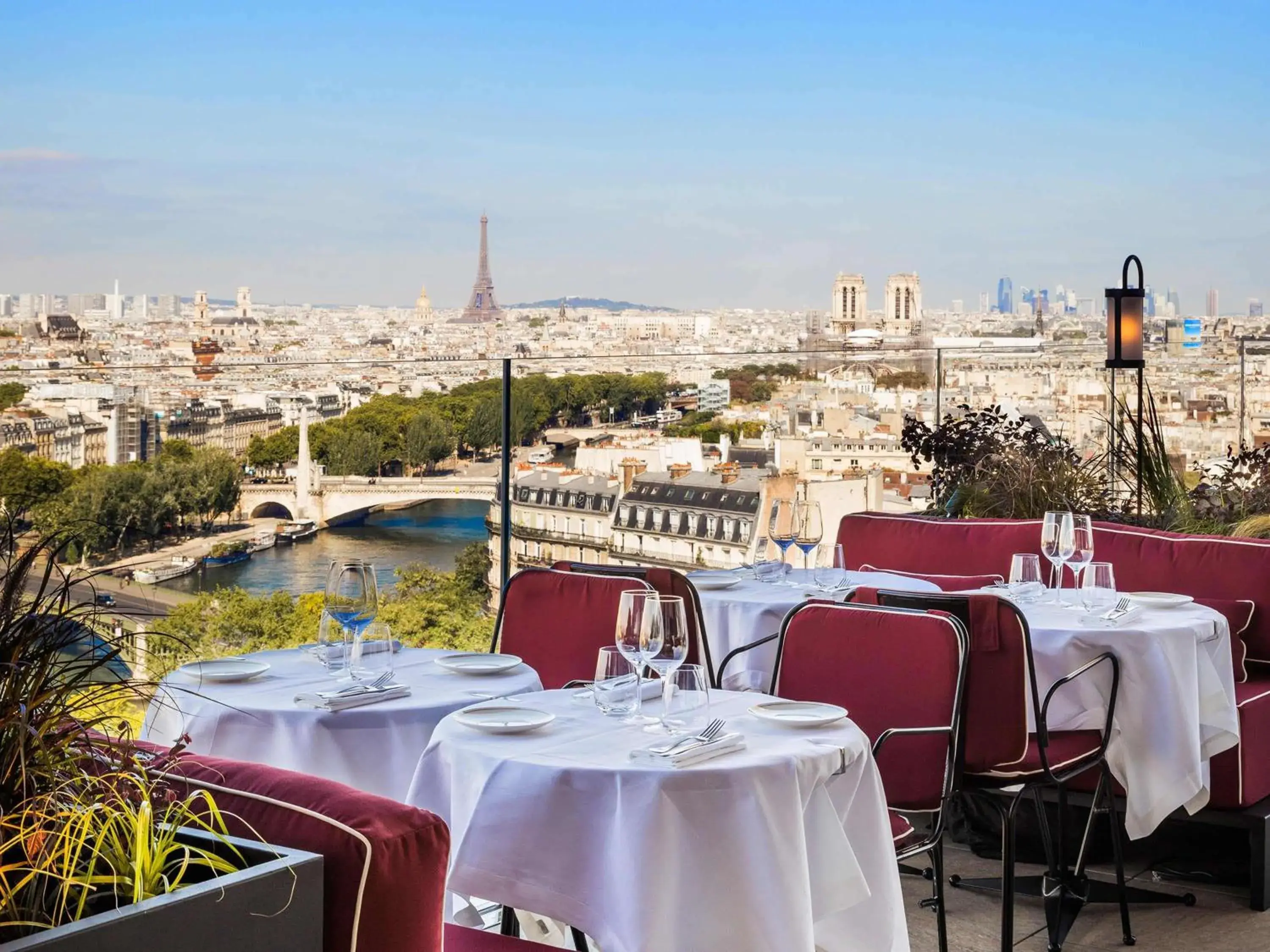 Restaurant/places to eat in SO/ Paris Hotel Restaurant/places to eat in SO/ Paris Hotel