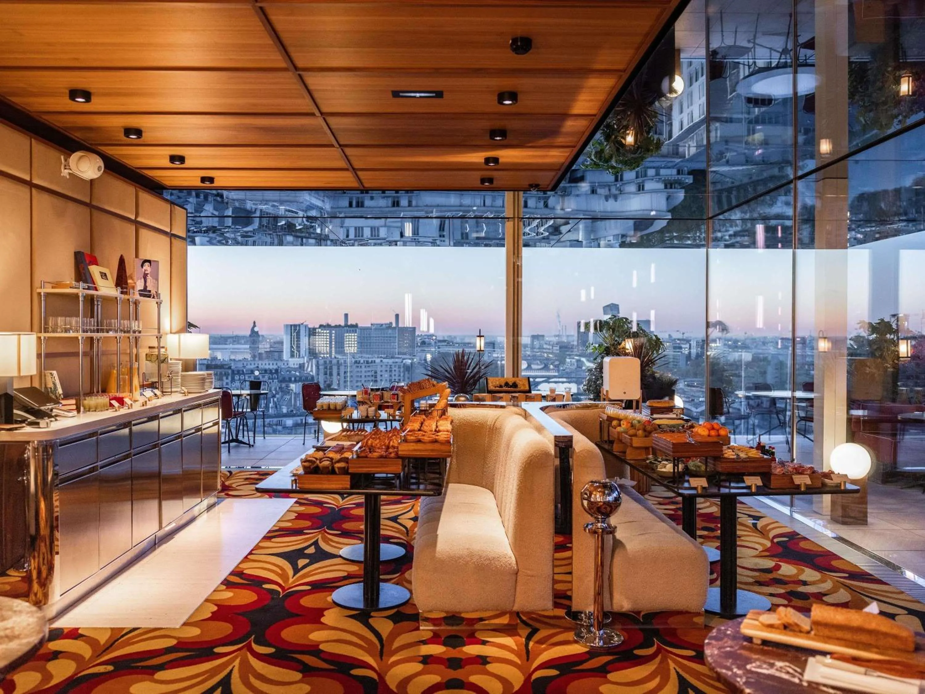Breakfast in SO/ Paris Hotel
