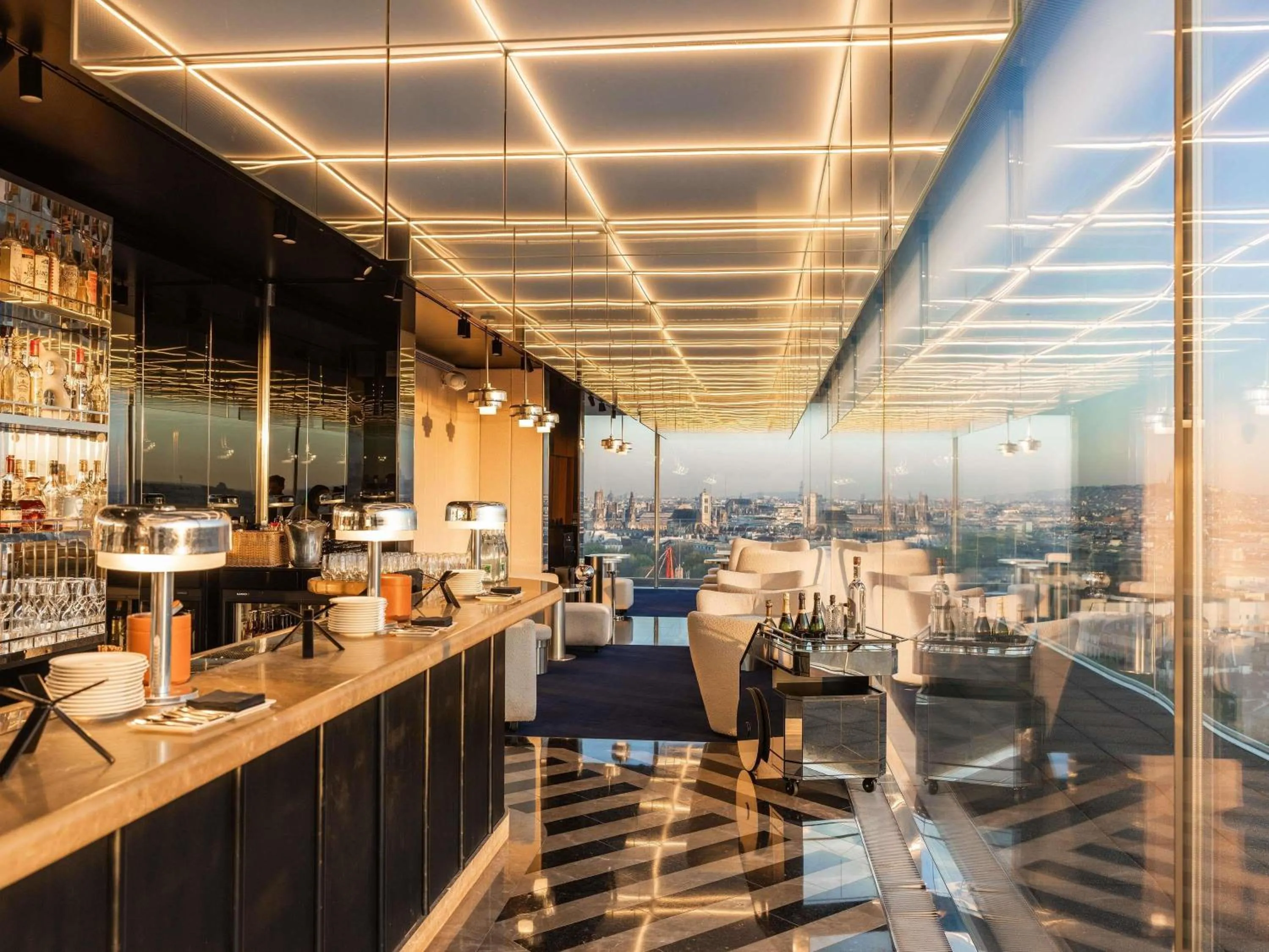 Lounge or bar in SO/ Paris Hotel