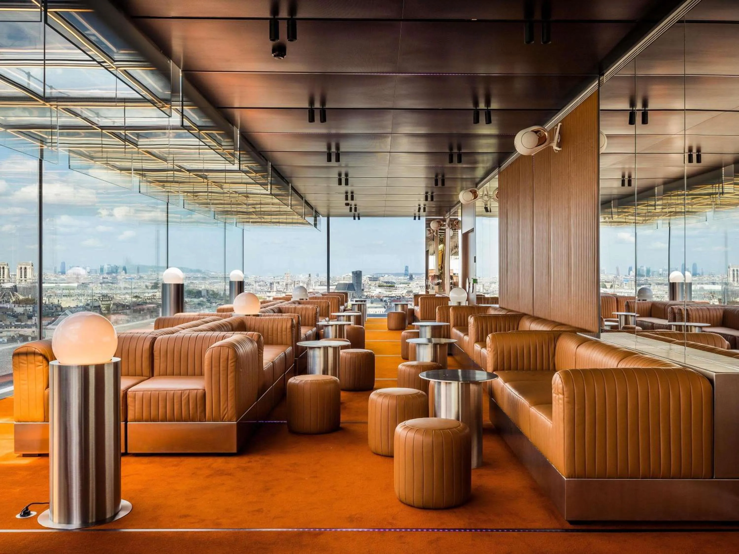 Lounge or bar in SO/ Paris Hotel