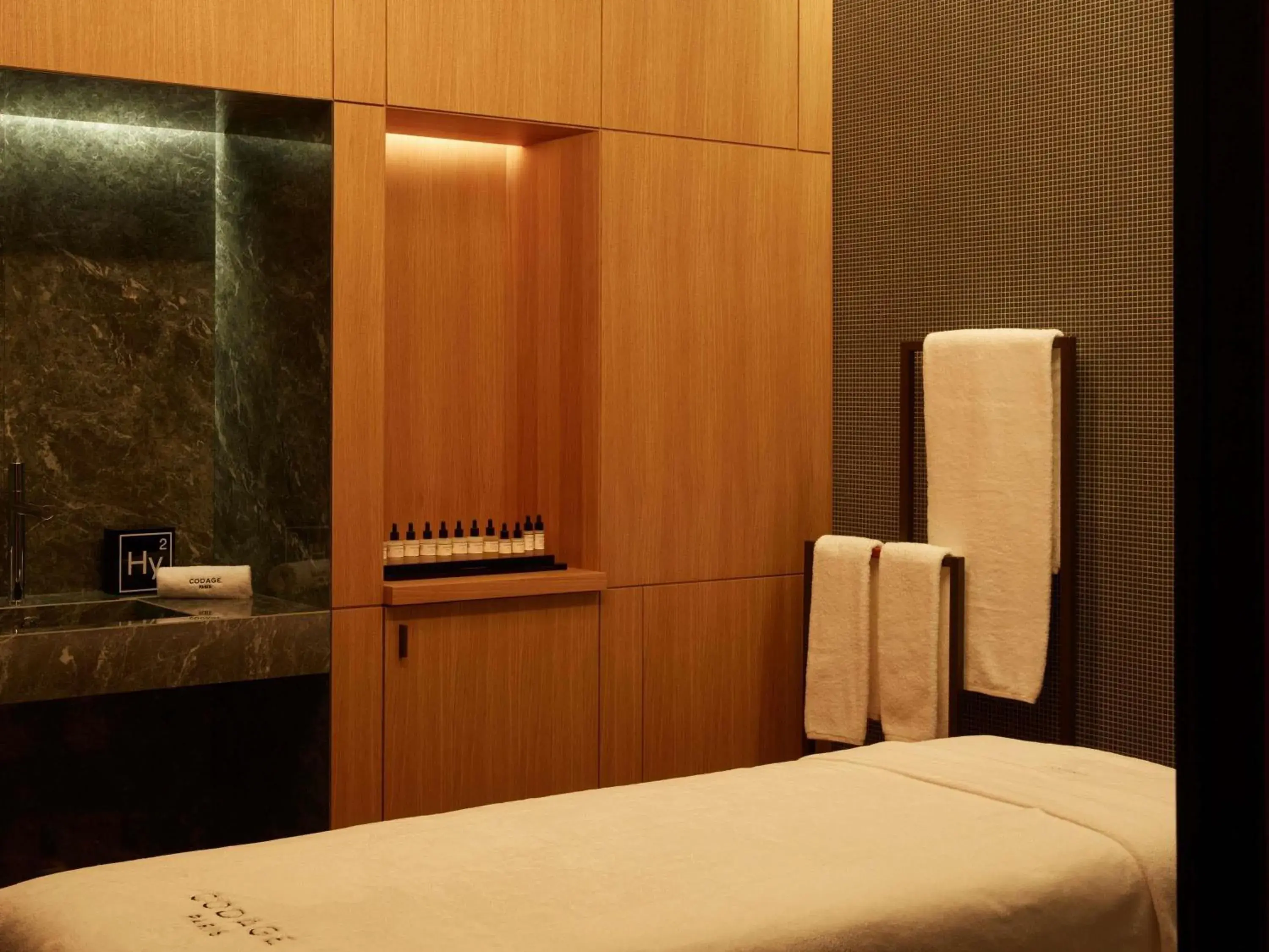 Spa and wellness centre/facilities, Bed in SO/ Paris Hotel Spa and wellness centre/facilities, Bed in SO/ Paris Hotel