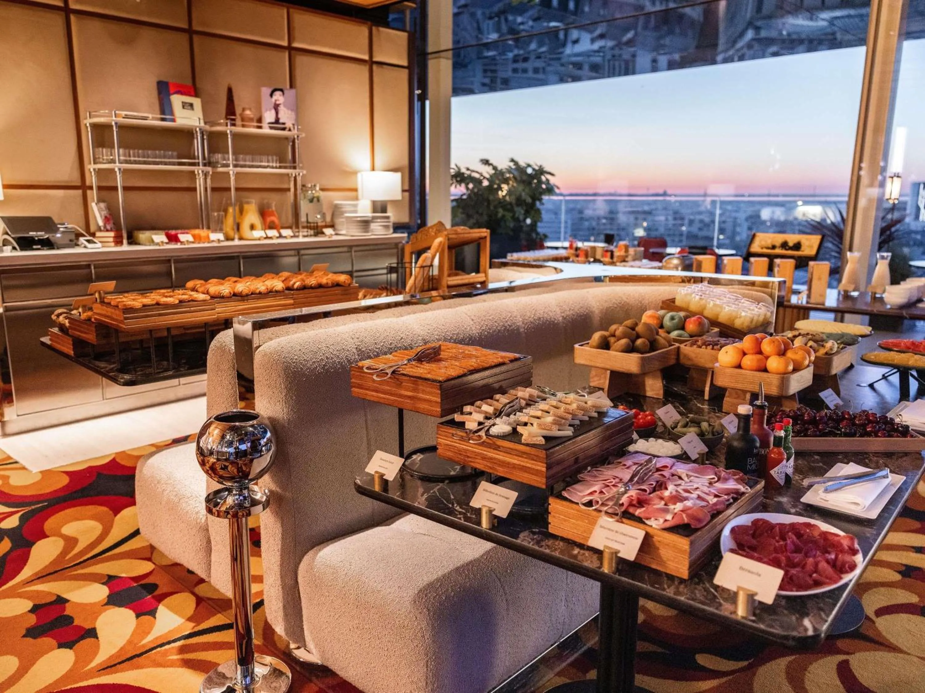 Breakfast in SO/ Paris Hotel