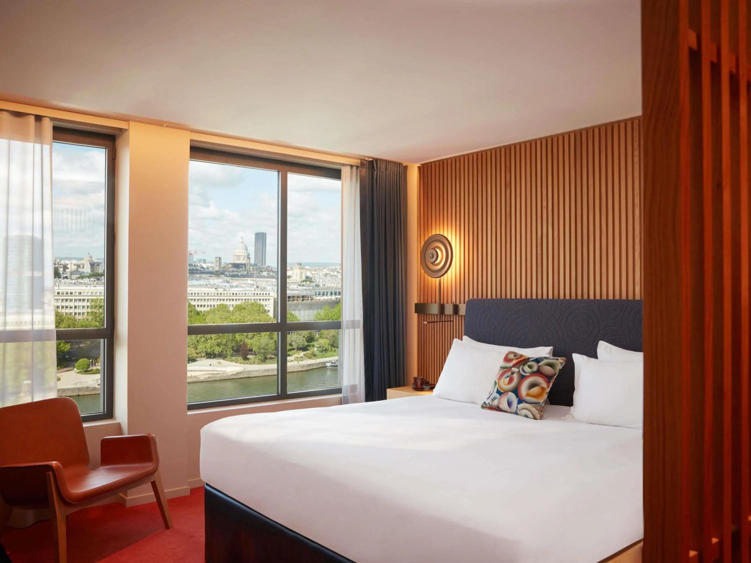 Bedroom, Bed in SO/ Paris Hotel