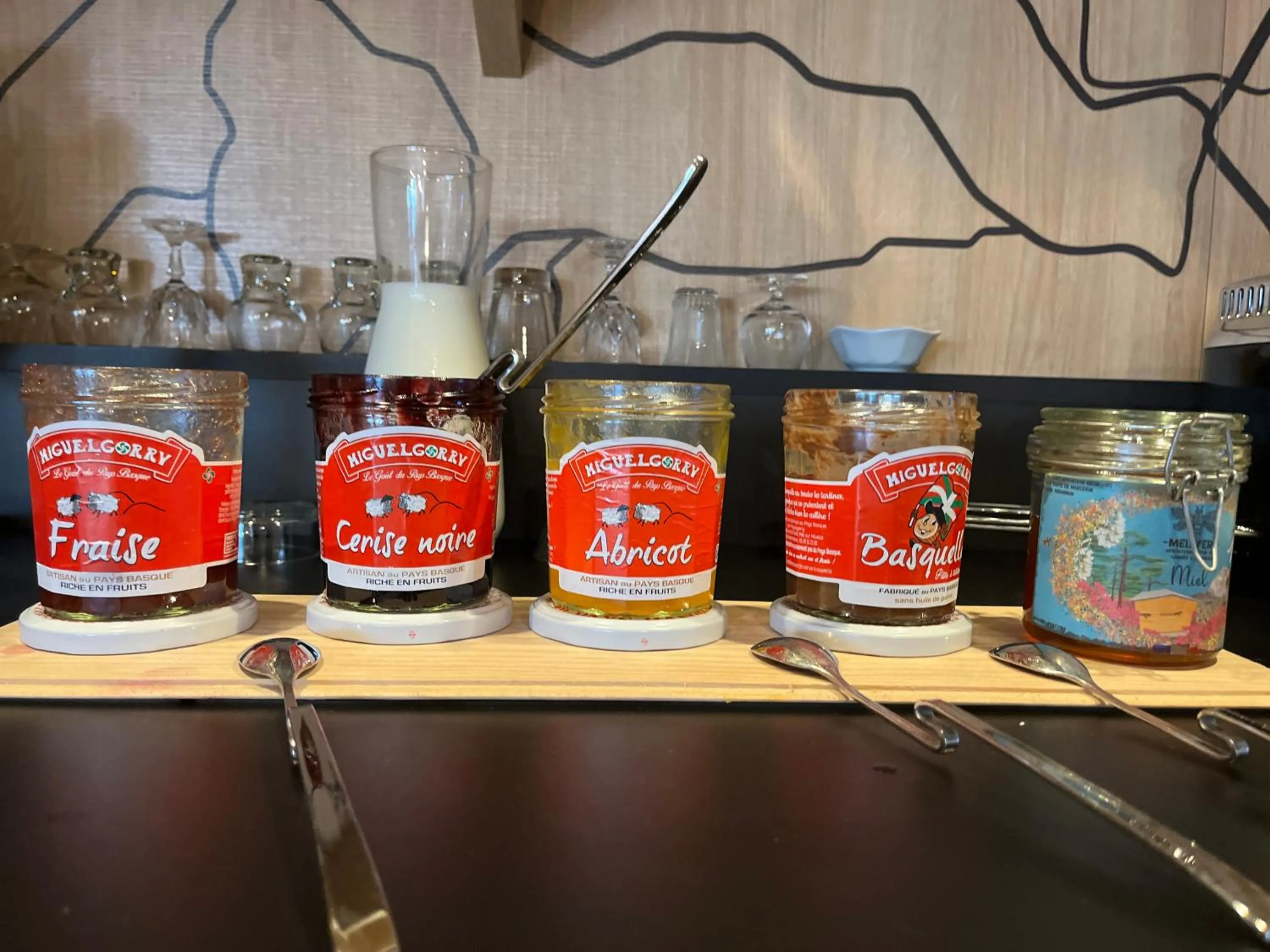 Breakfast in Greet Hôtel Orthez Bearn