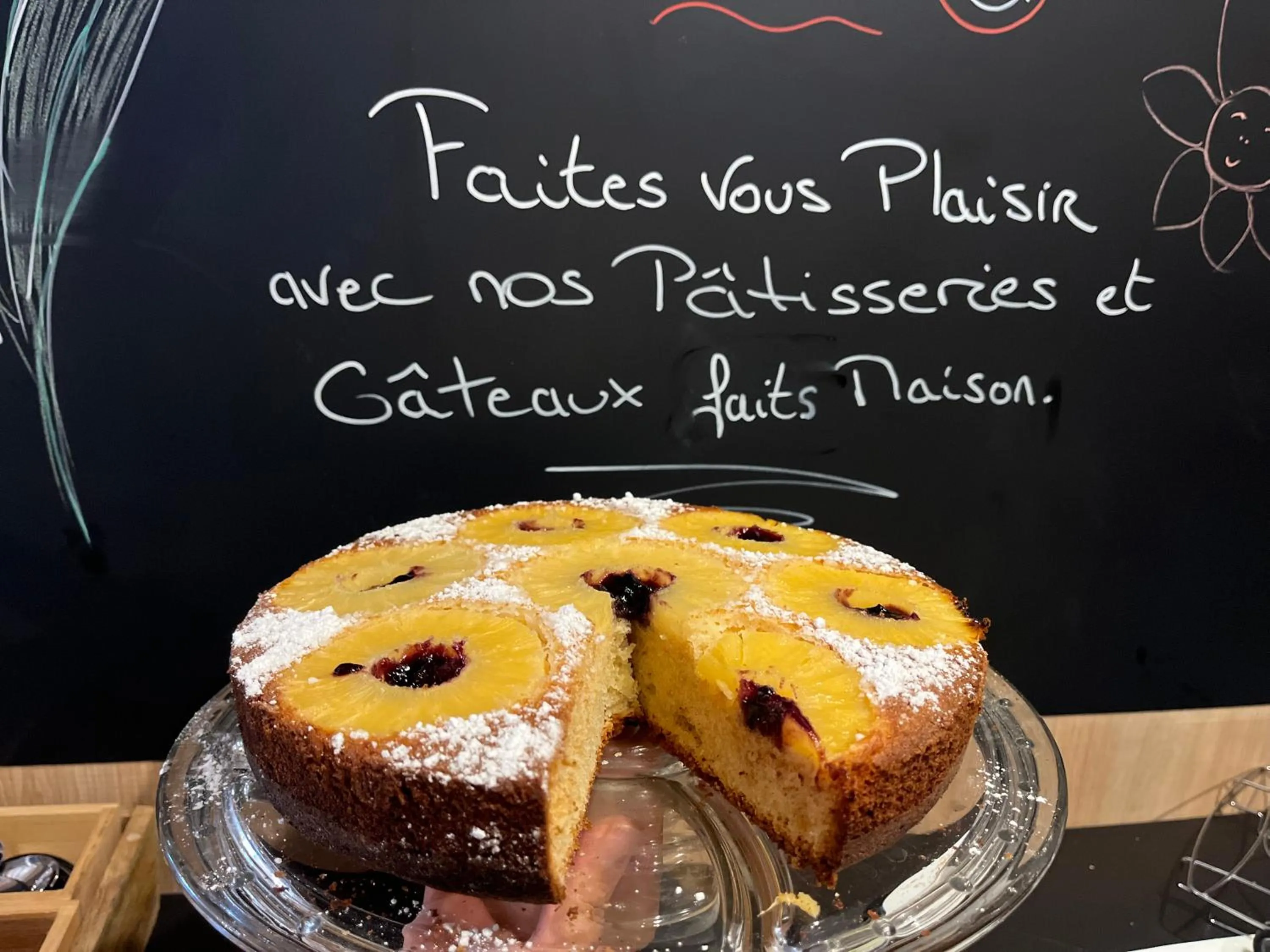 Breakfast in Greet Hôtel Orthez Bearn