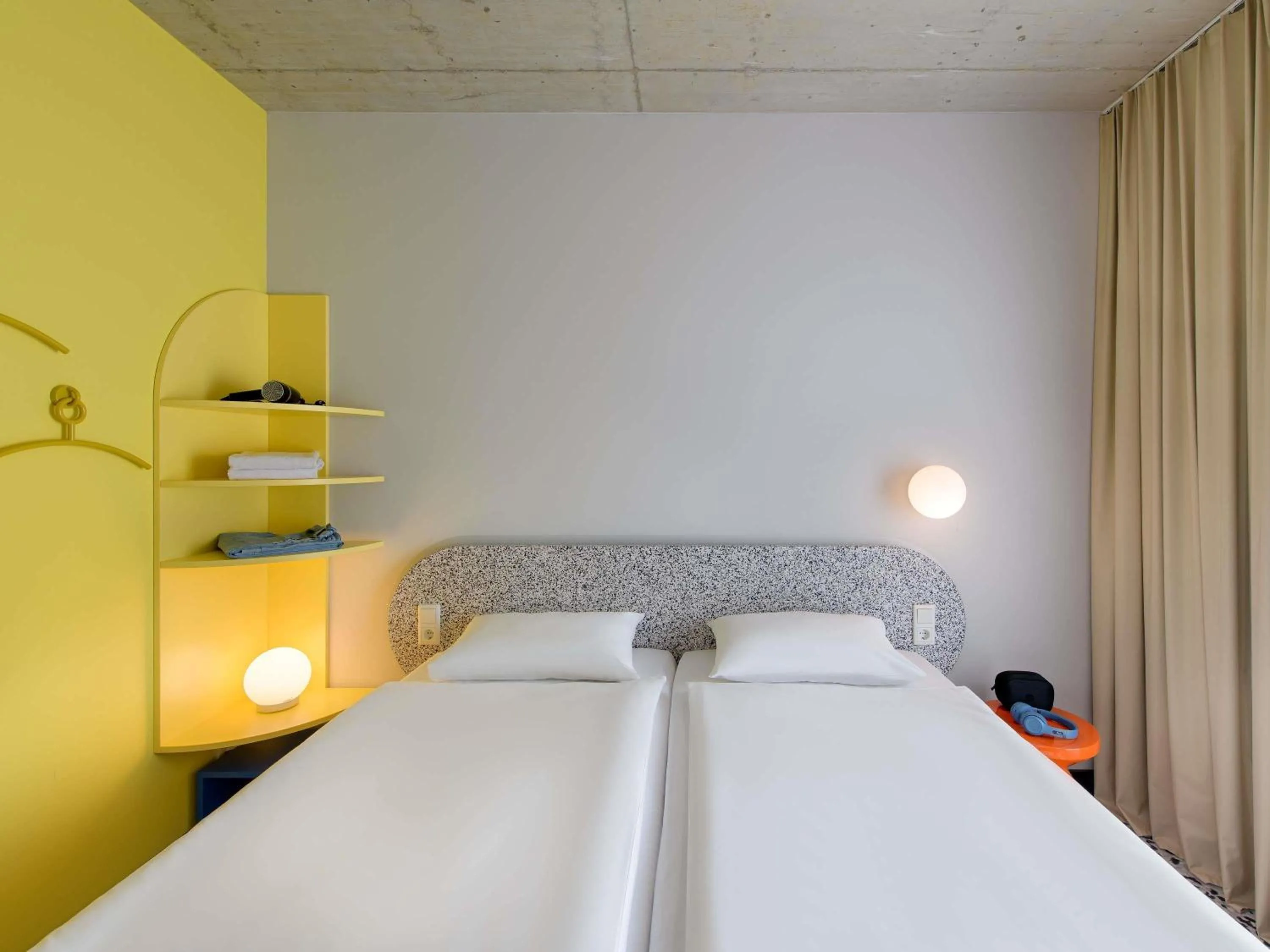 Bedroom, Bed in ibis budget Münster City