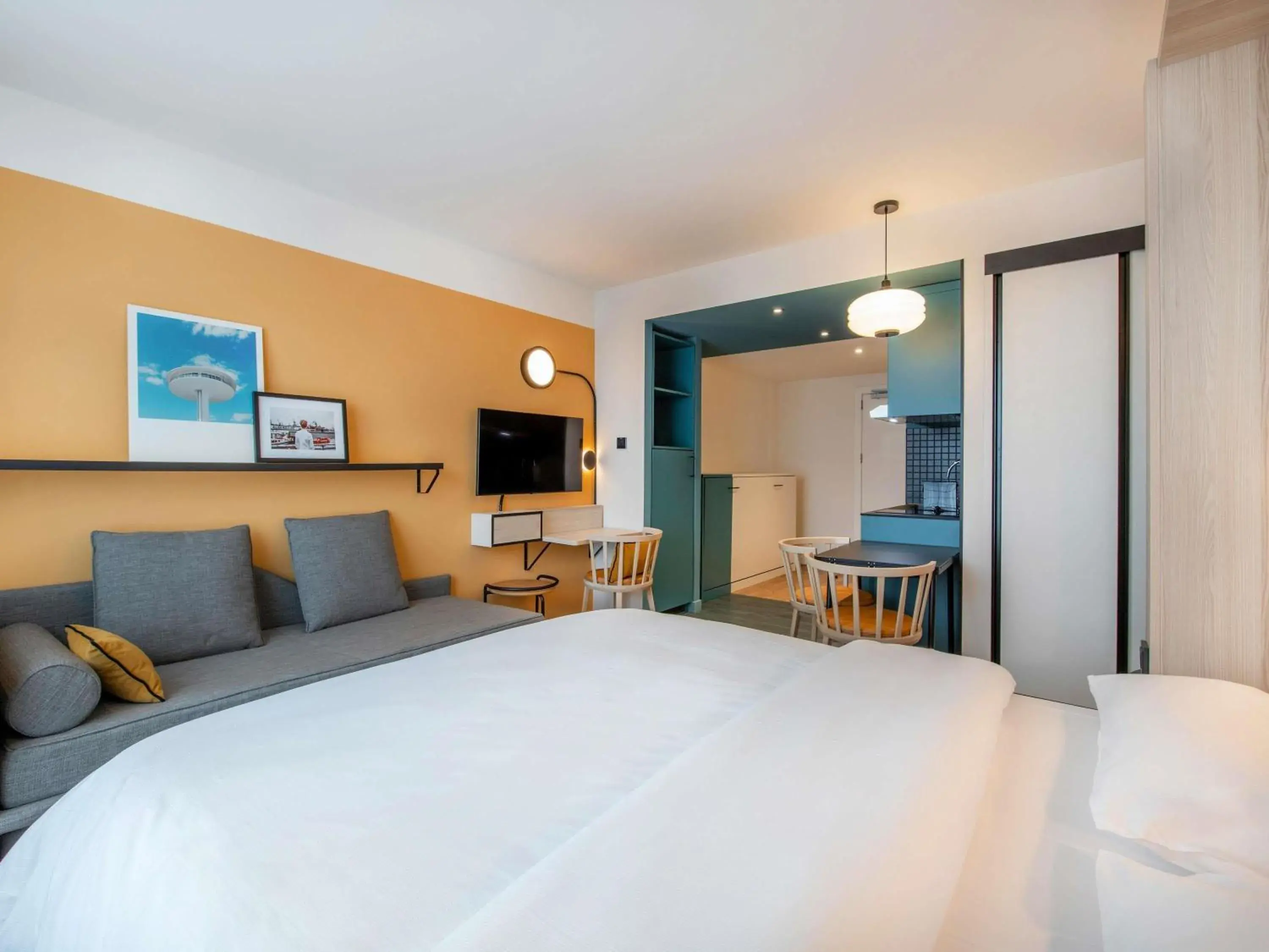 Bedroom, Bed in Aparthotel Adagio access Hamburg Bedroom, Bed in Aparthotel Adagio access Hamburg