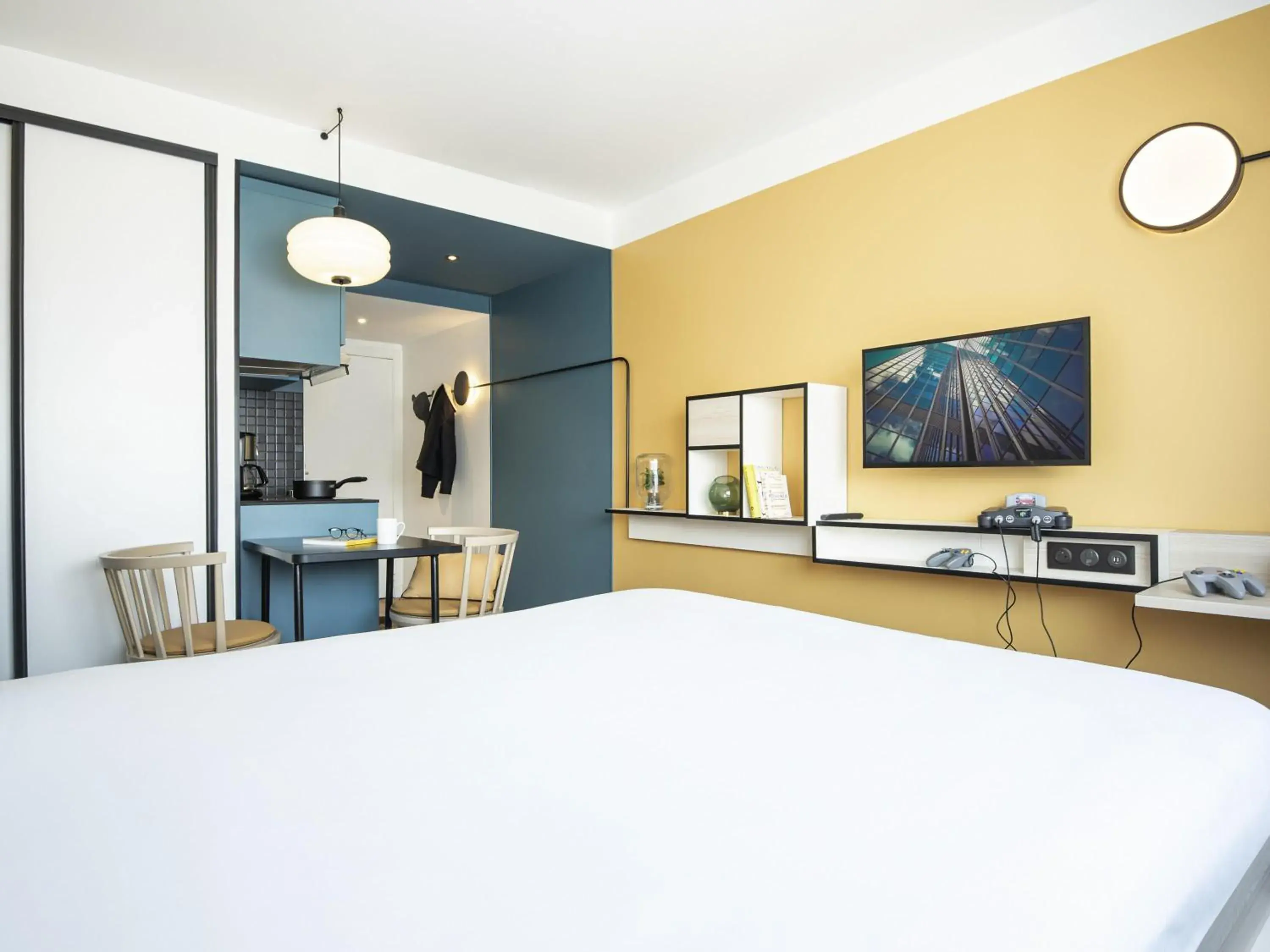 Bedroom, Bed in Aparthotel Adagio access Hamburg Bedroom, Bed in Aparthotel Adagio access Hamburg