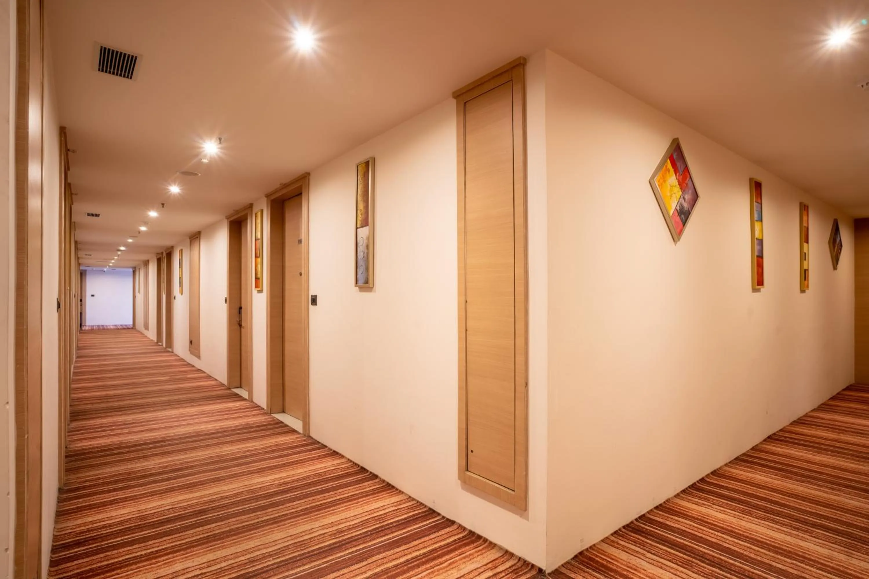 SANDOZ Pribson Hotel near Golden Temple