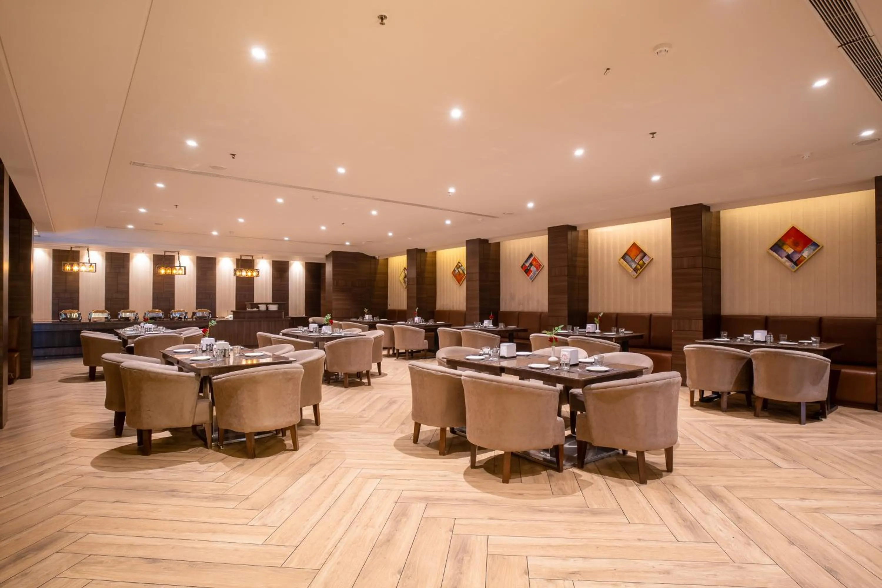 Restaurant/places to eat in SANDOZ Pribson Hotel near Golden Temple