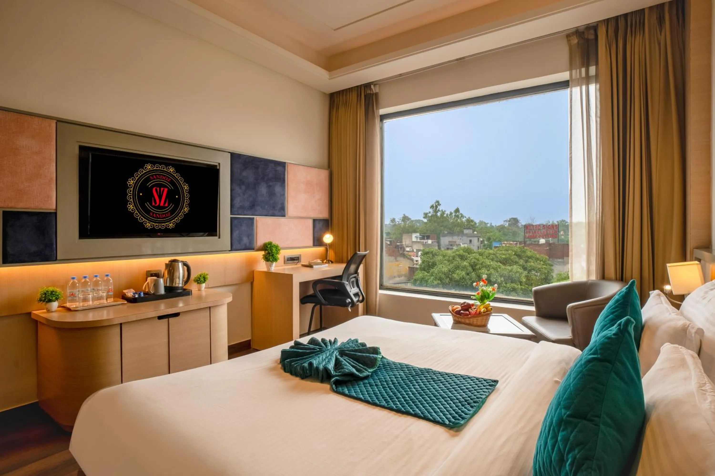 Bed in SANDOZ Pribson Hotel near Golden Temple