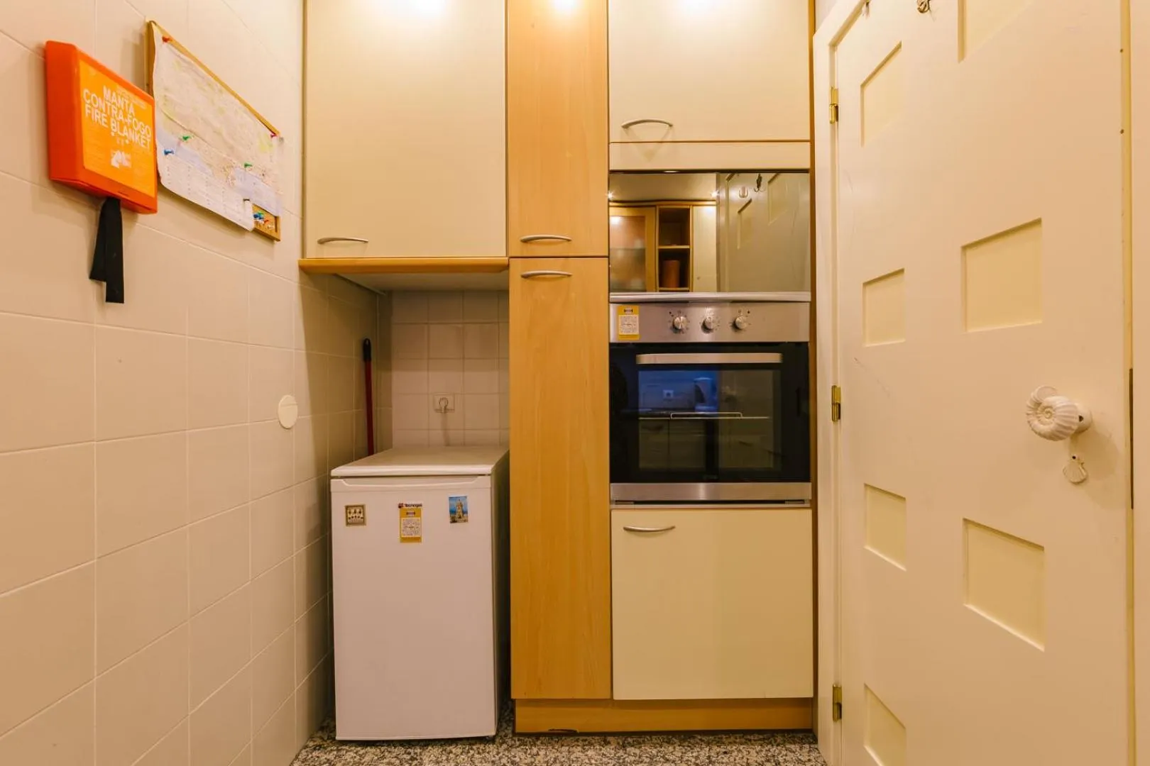 Kitchen or kitchenette in Rent4Rest Estoril Beachfront Apartments