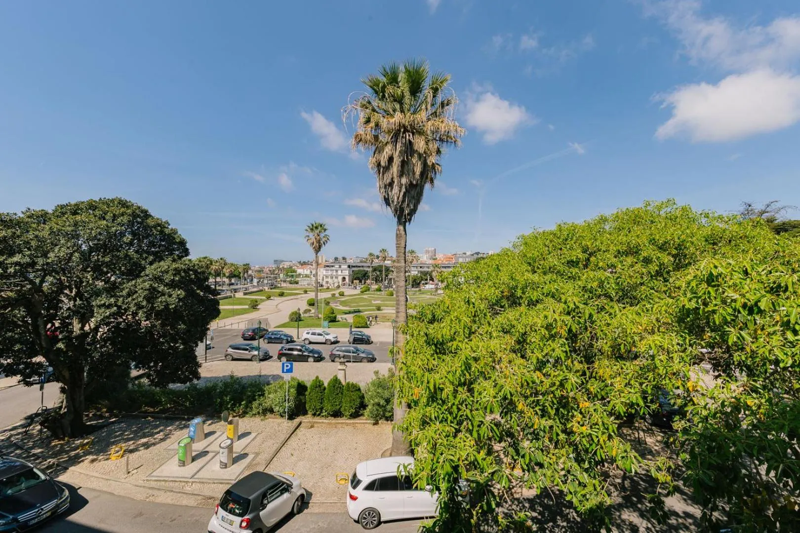 Neighbourhood in Rent4Rest Estoril Beachfront Apartments