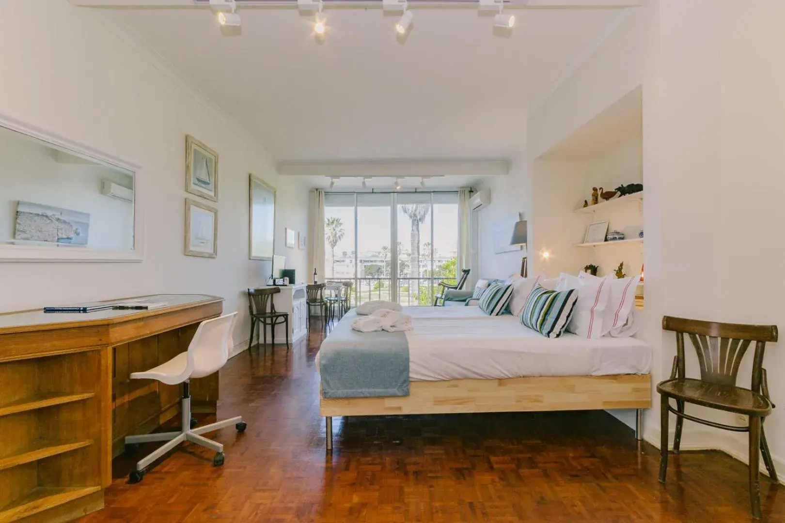 Studio with Garden View in Rent4Rest Estoril Beachfront Apartments Studio with Garden View in Rent4Rest Estoril Beachfront Apartments