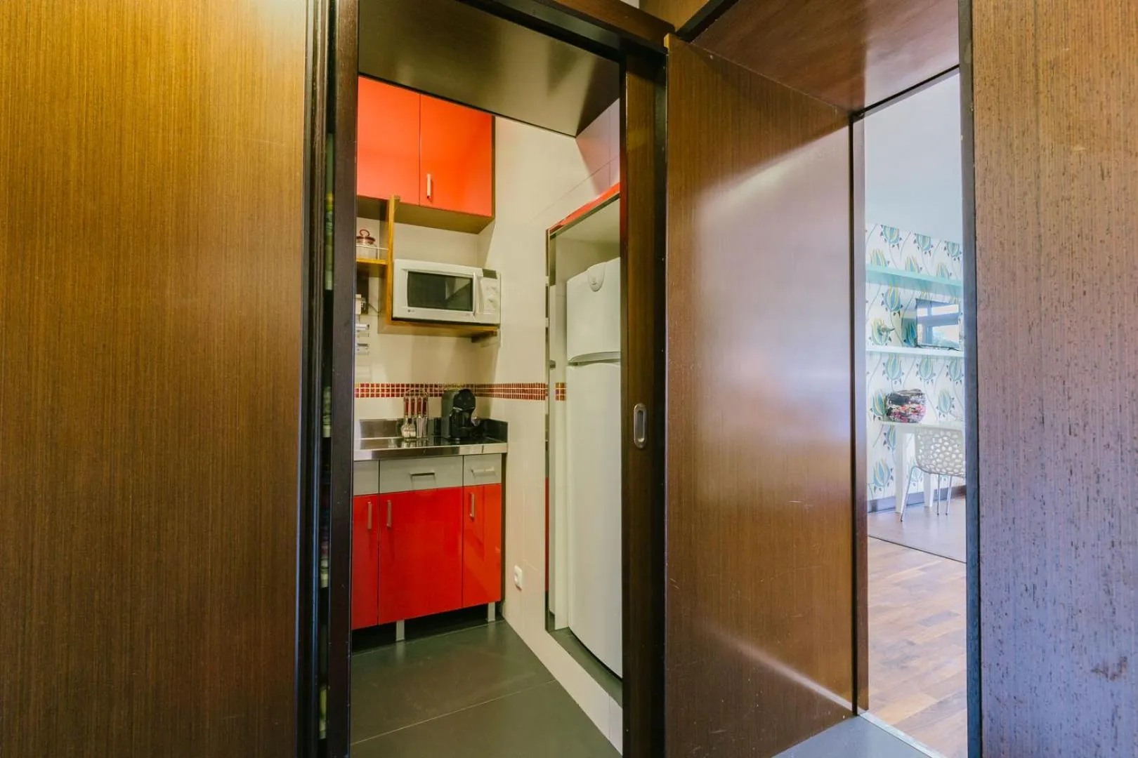 Kitchen or kitchenette in Rent4Rest Estoril Beachfront Apartments