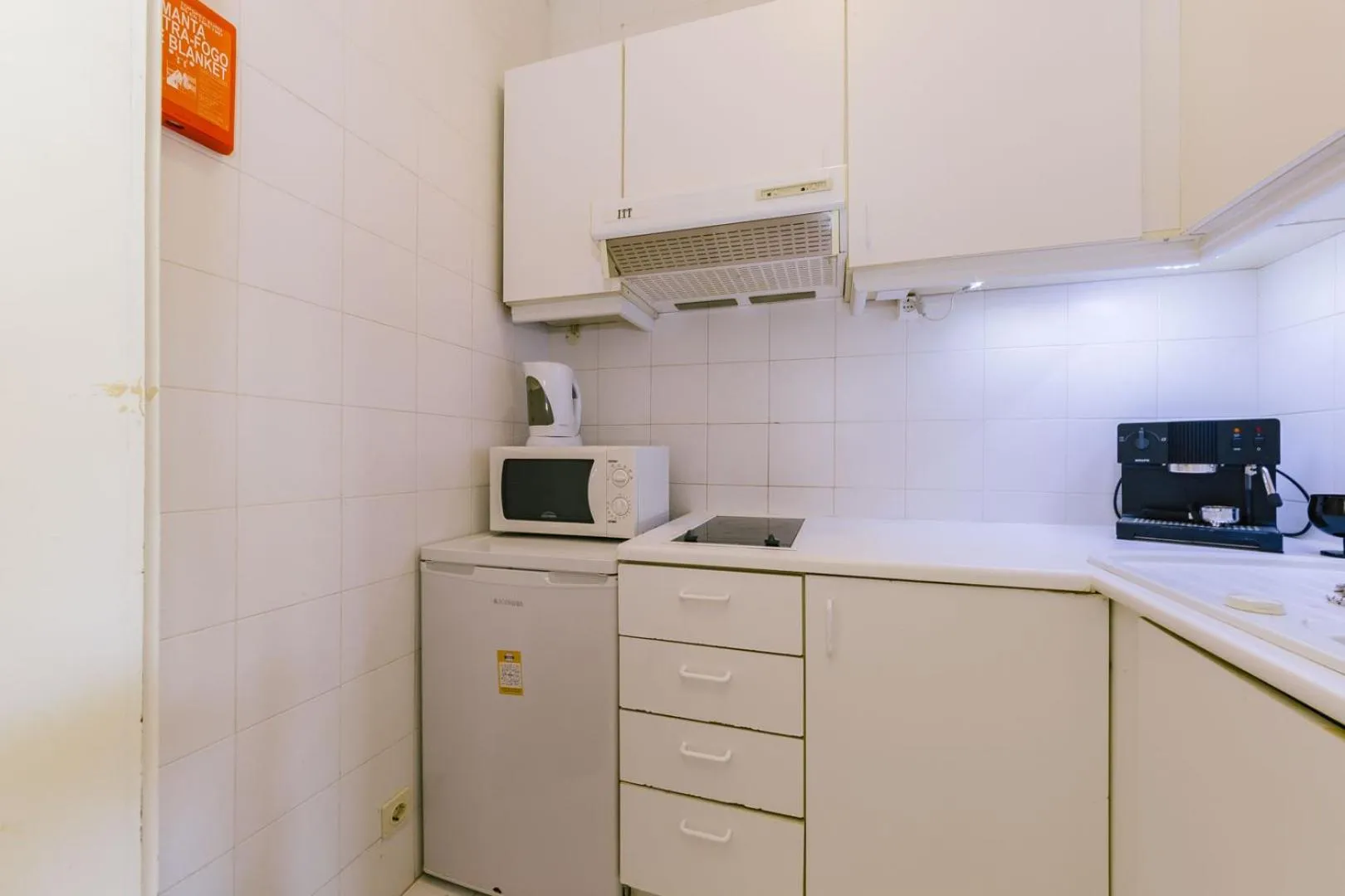 Coffee/tea facilities in Rent4Rest Estoril Beachfront Apartments