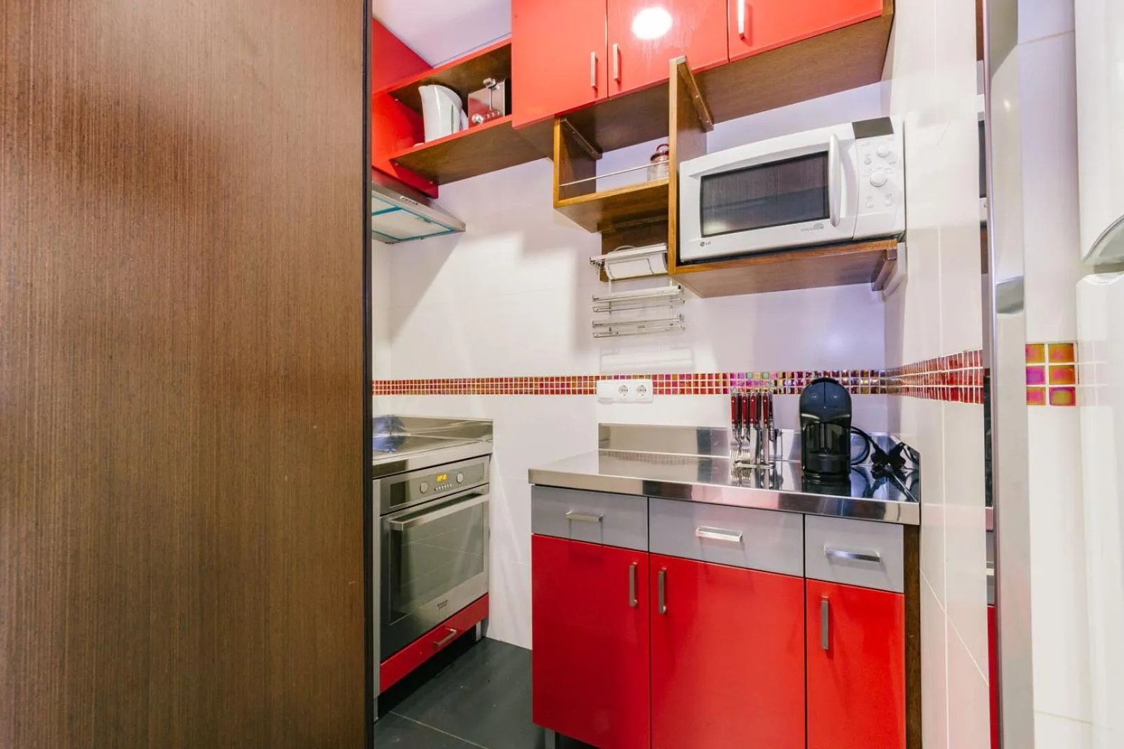 Kitchen or kitchenette in Rent4Rest Estoril Beachfront Apartments