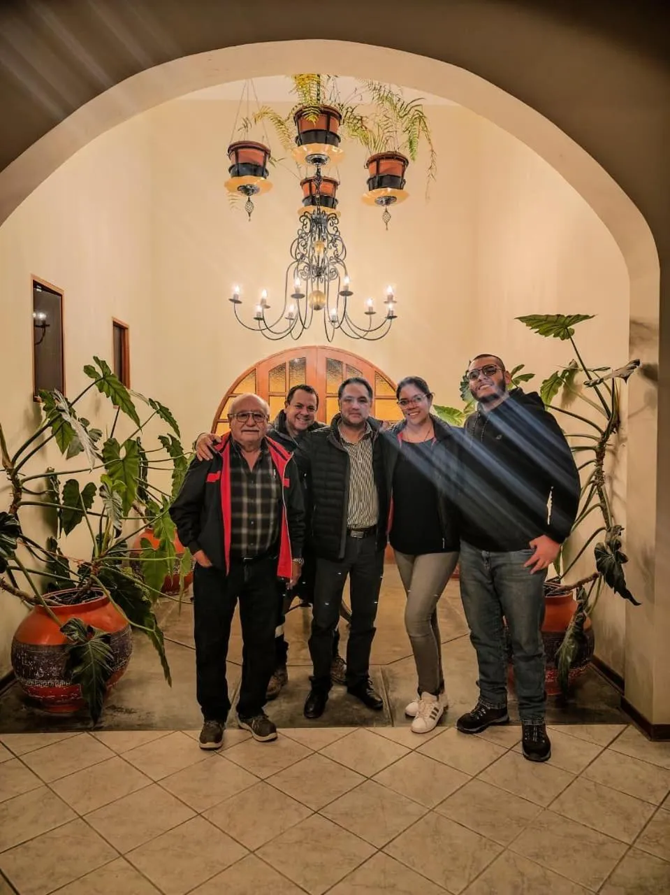 Restaurant/places to eat in Hotel Tartar