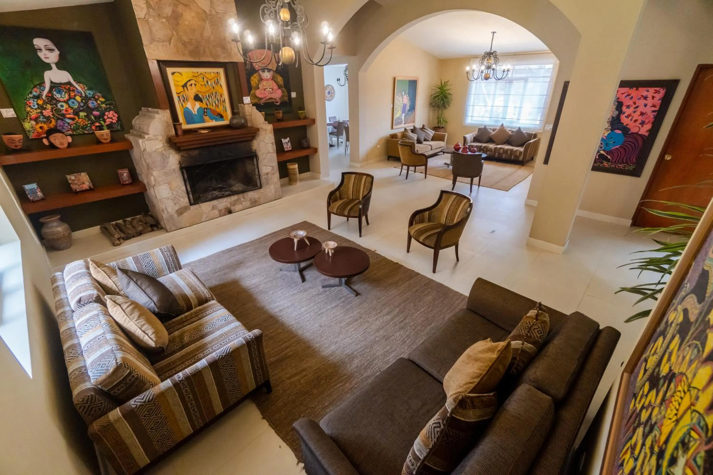 Restaurant/places to eat in Hotel Tartar