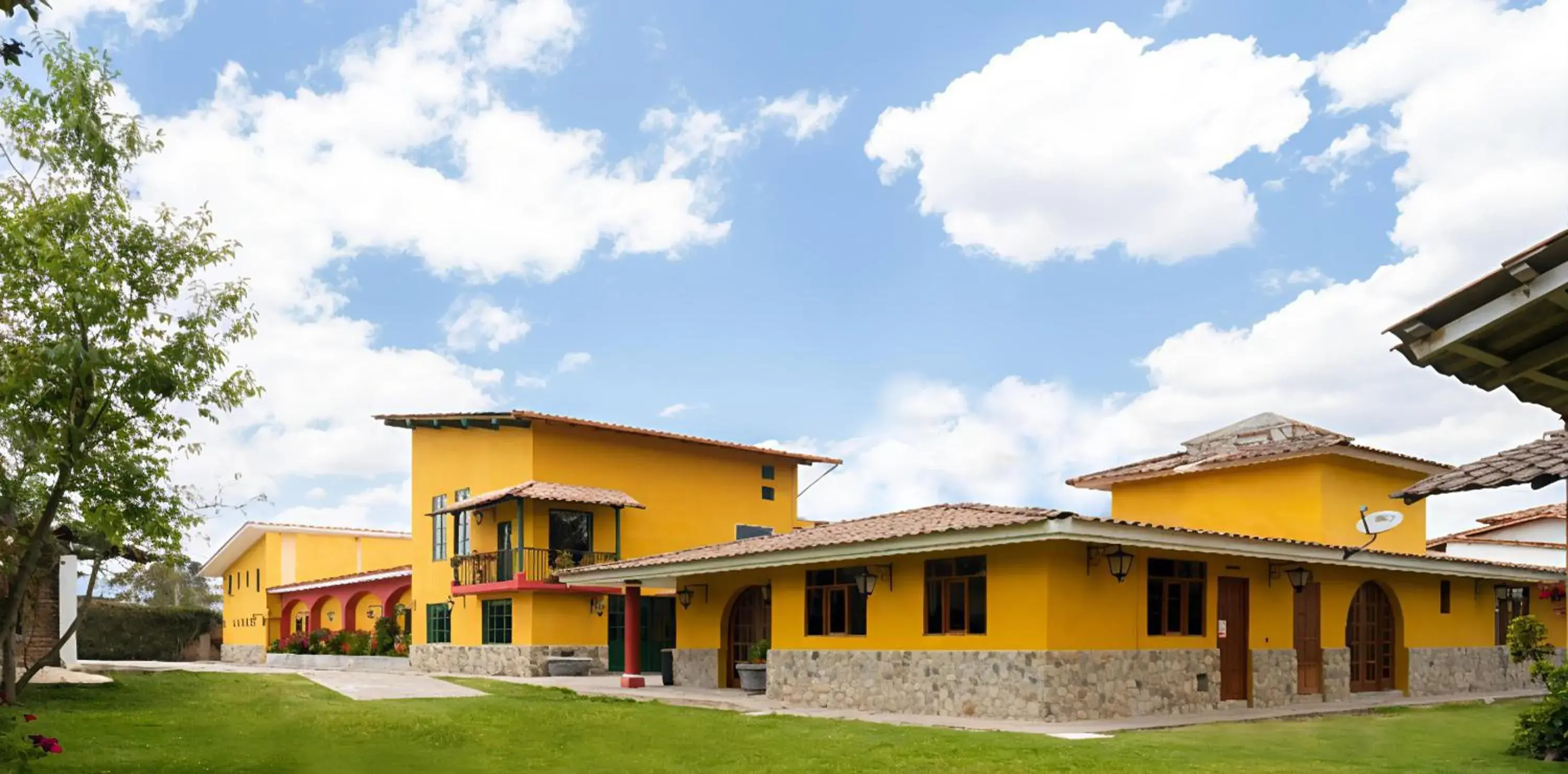 Property building in Hotel Tartar Property building in Hotel Tartar