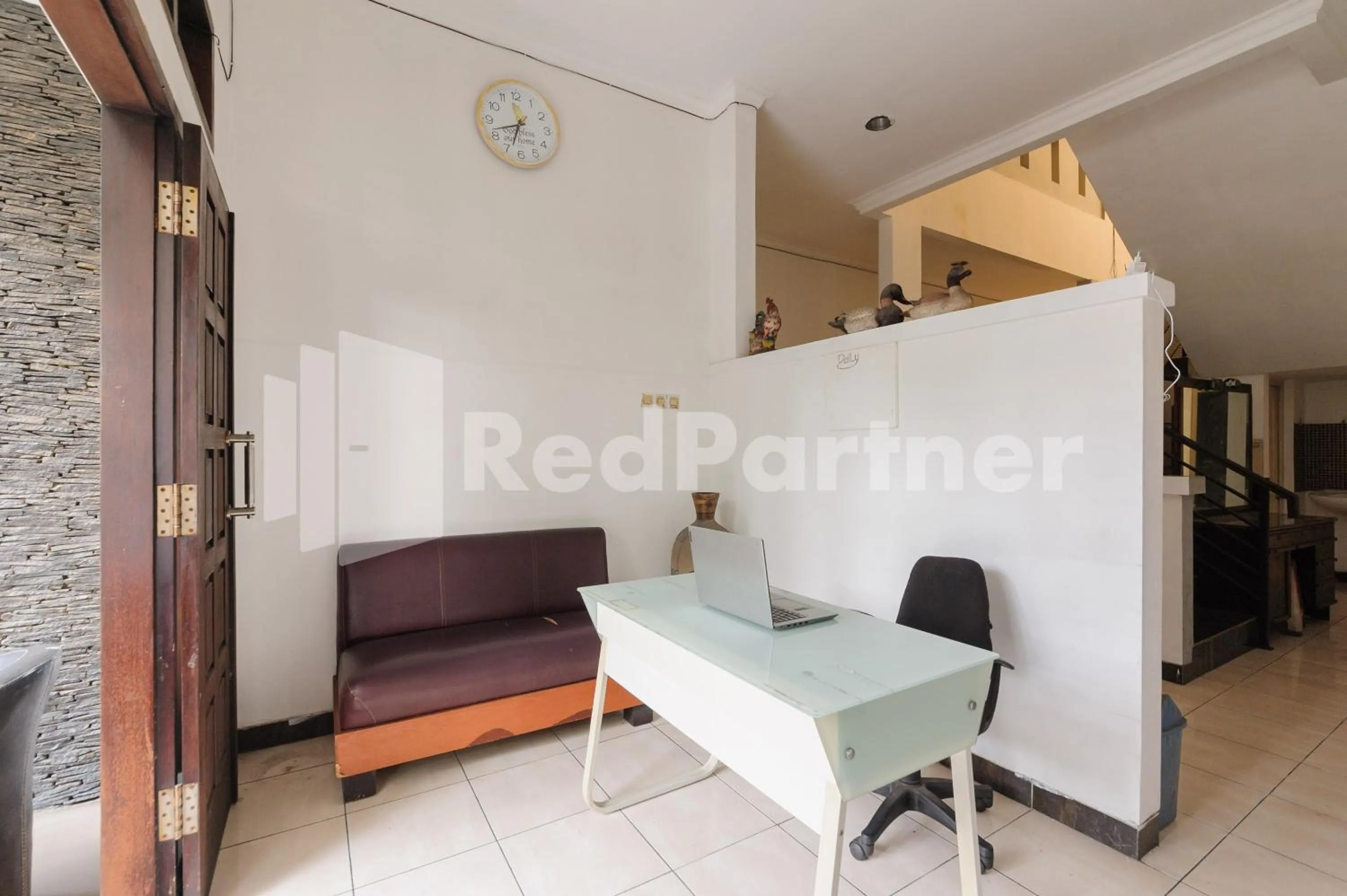 Lobby or reception in Karawaci Taman Permata Tiga Mitra RedDoorz