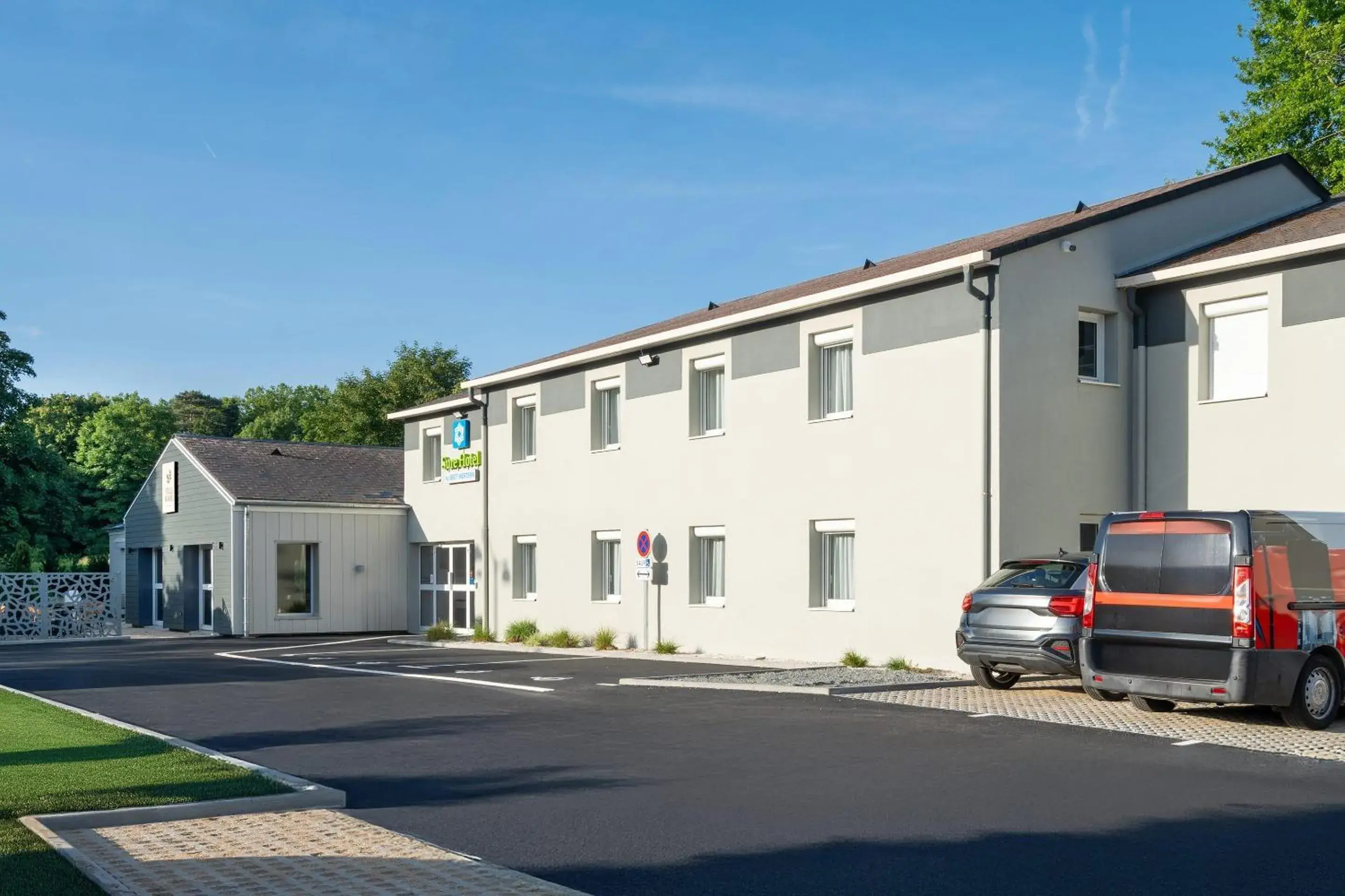 Property building in Sure Hotel by Best Western Tours Sud Property building in Sure Hotel by Best Western Tours Sud