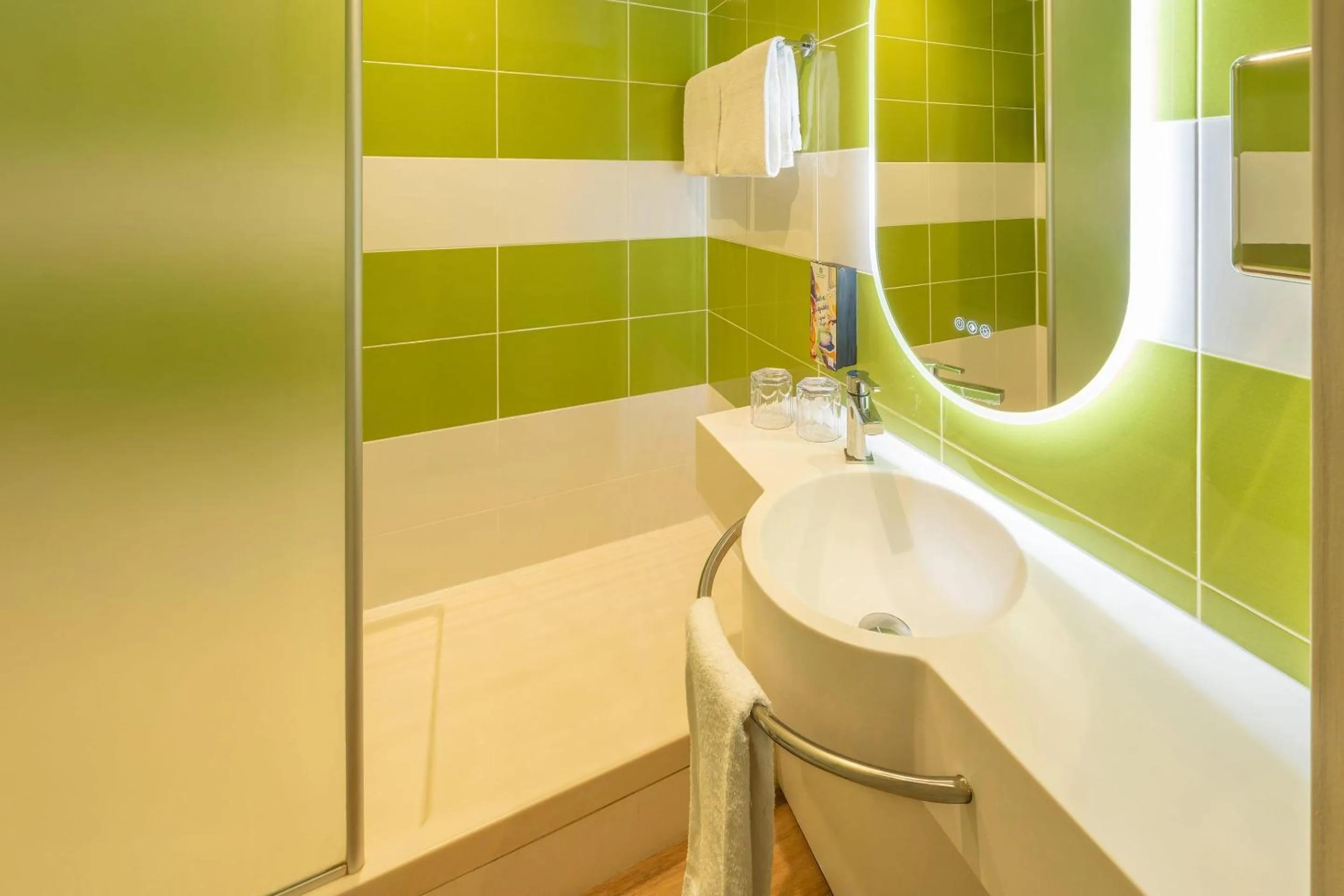 Bathroom in Sure Hotel by Best Western Tours Sud