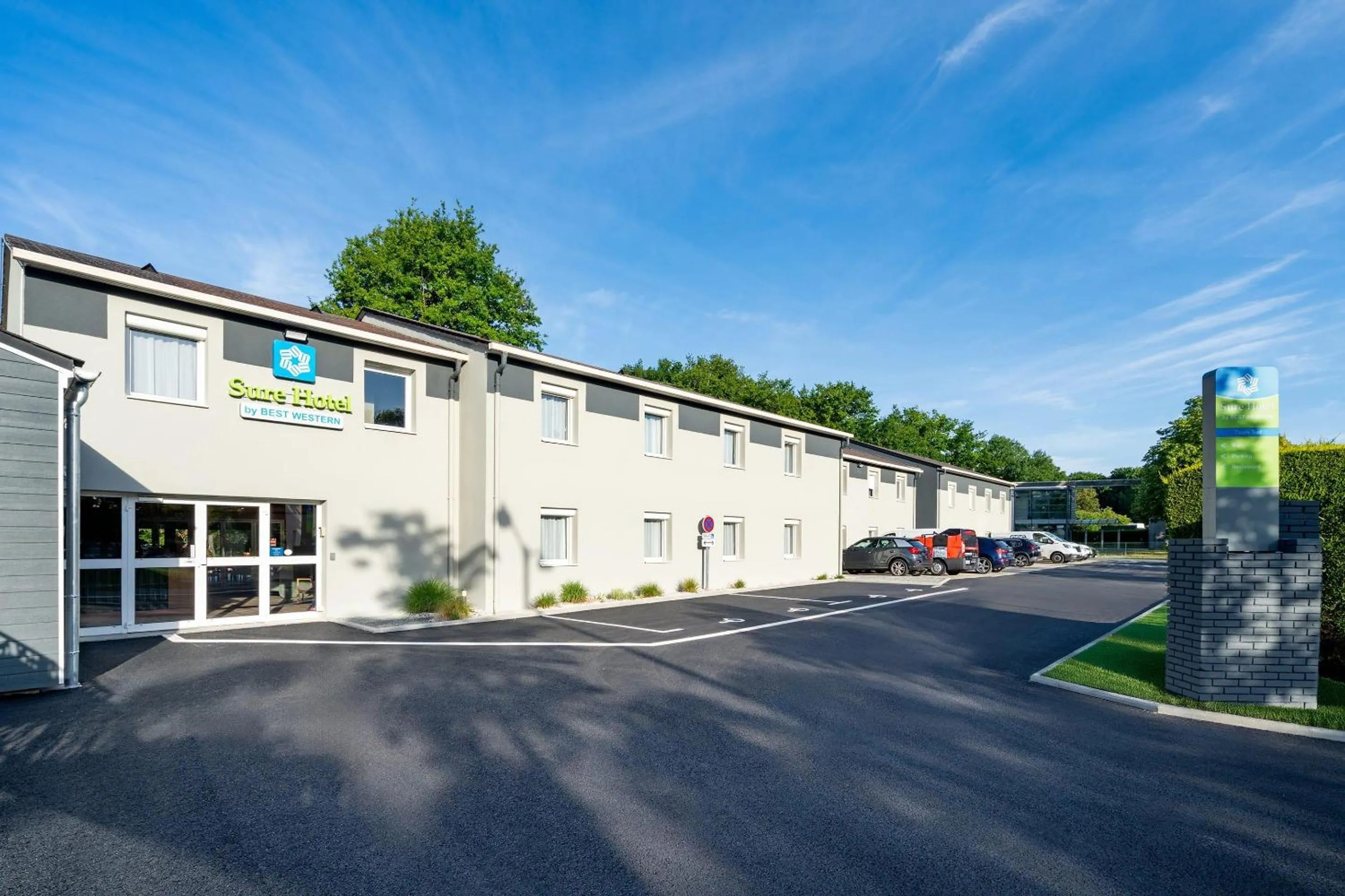 Property building in Sure Hotel by Best Western Tours Sud