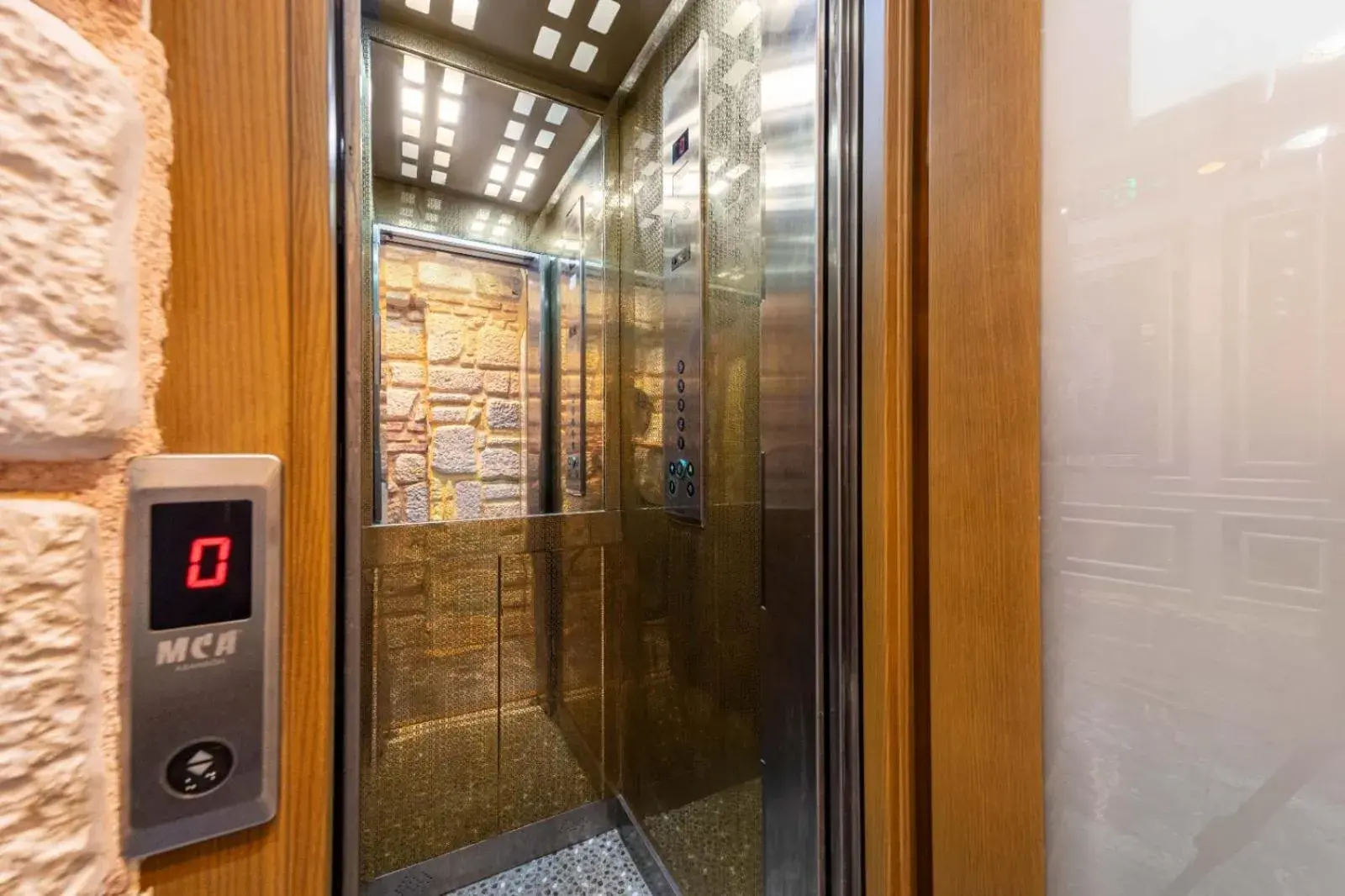 REN PLUS SUITES REN PLUS SUITES