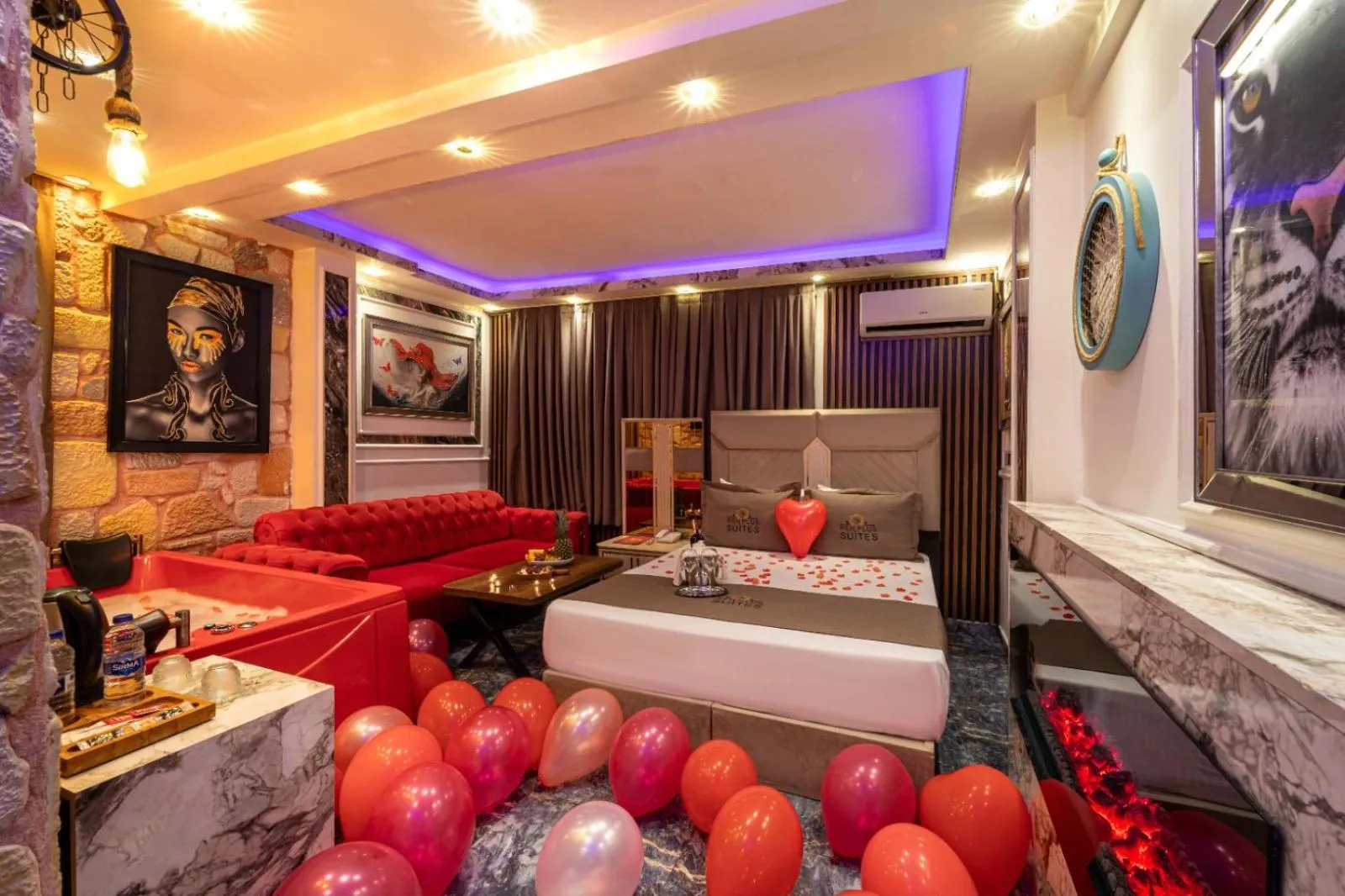 Photo of the whole room in REN PLUS SUITES