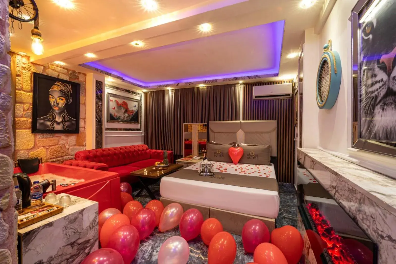 Deluxe Double Room with Bath in REN PLUS SUITES Deluxe Double Room with Bath in REN PLUS SUITES