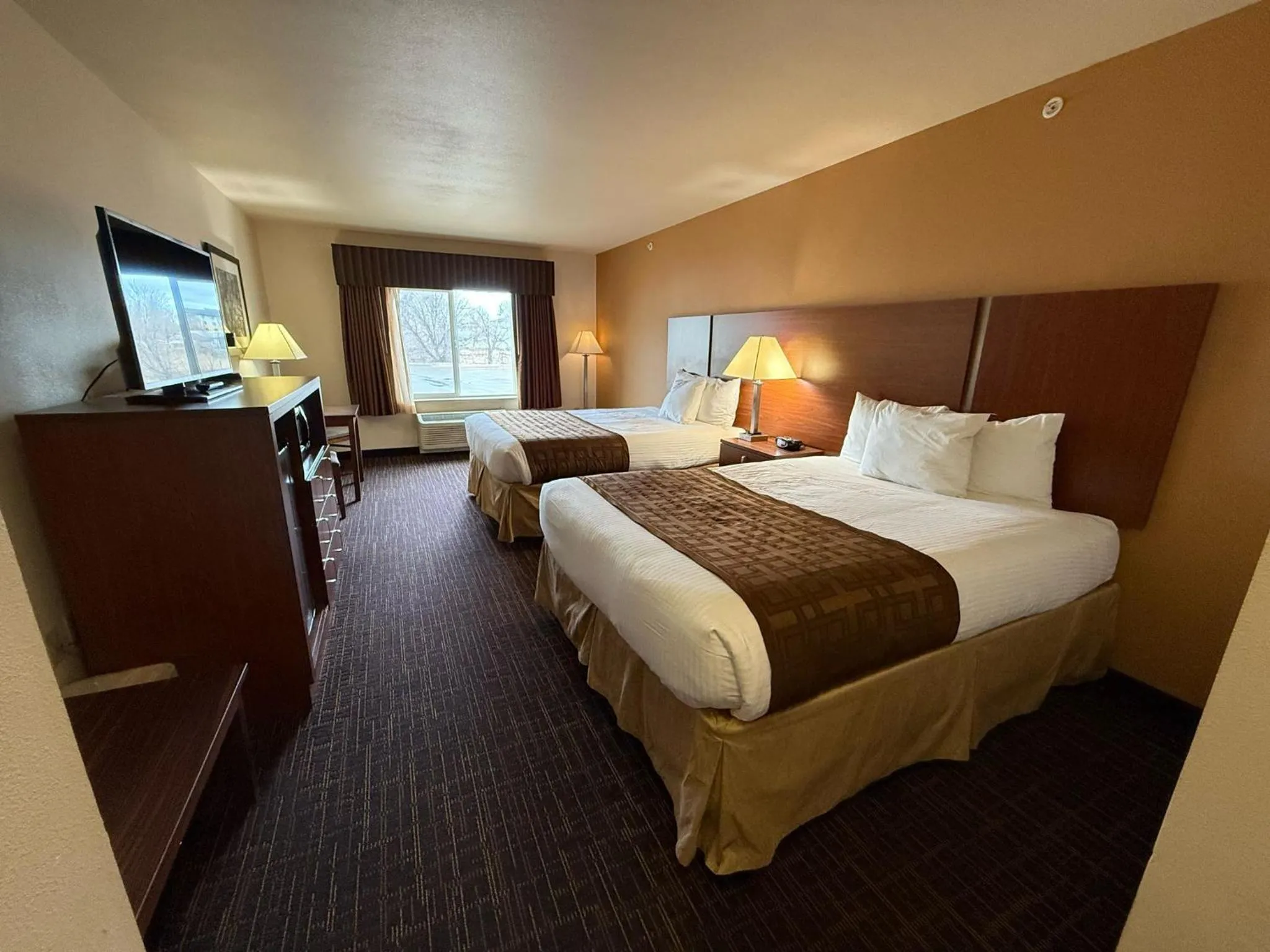 Photo of the whole room, Bed in Richland Inn and Suites